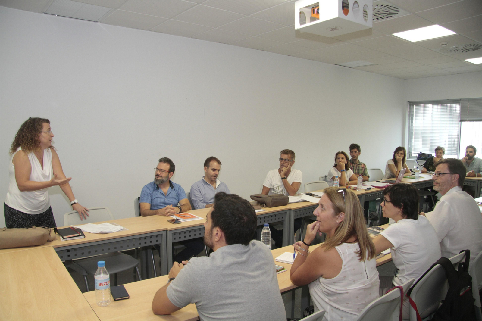 Docentes durante un curso de formación presencial. Docentes durante un curso de formación presencial.