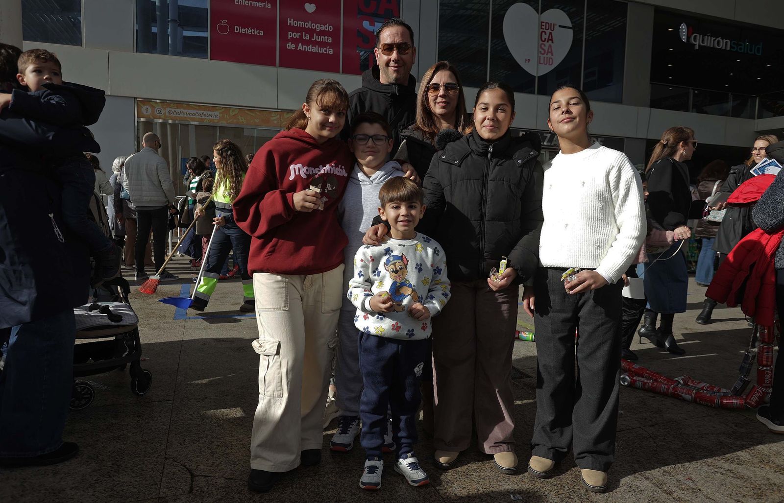 Búscate en el multitudinario arrastre de latas 2026 en Algeciras