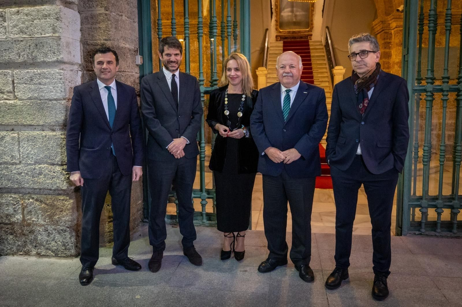 Las imágenes de la cena de los premiados con la Medalla de Oro de las Bellas Artes en la Diputación de  Cádiz