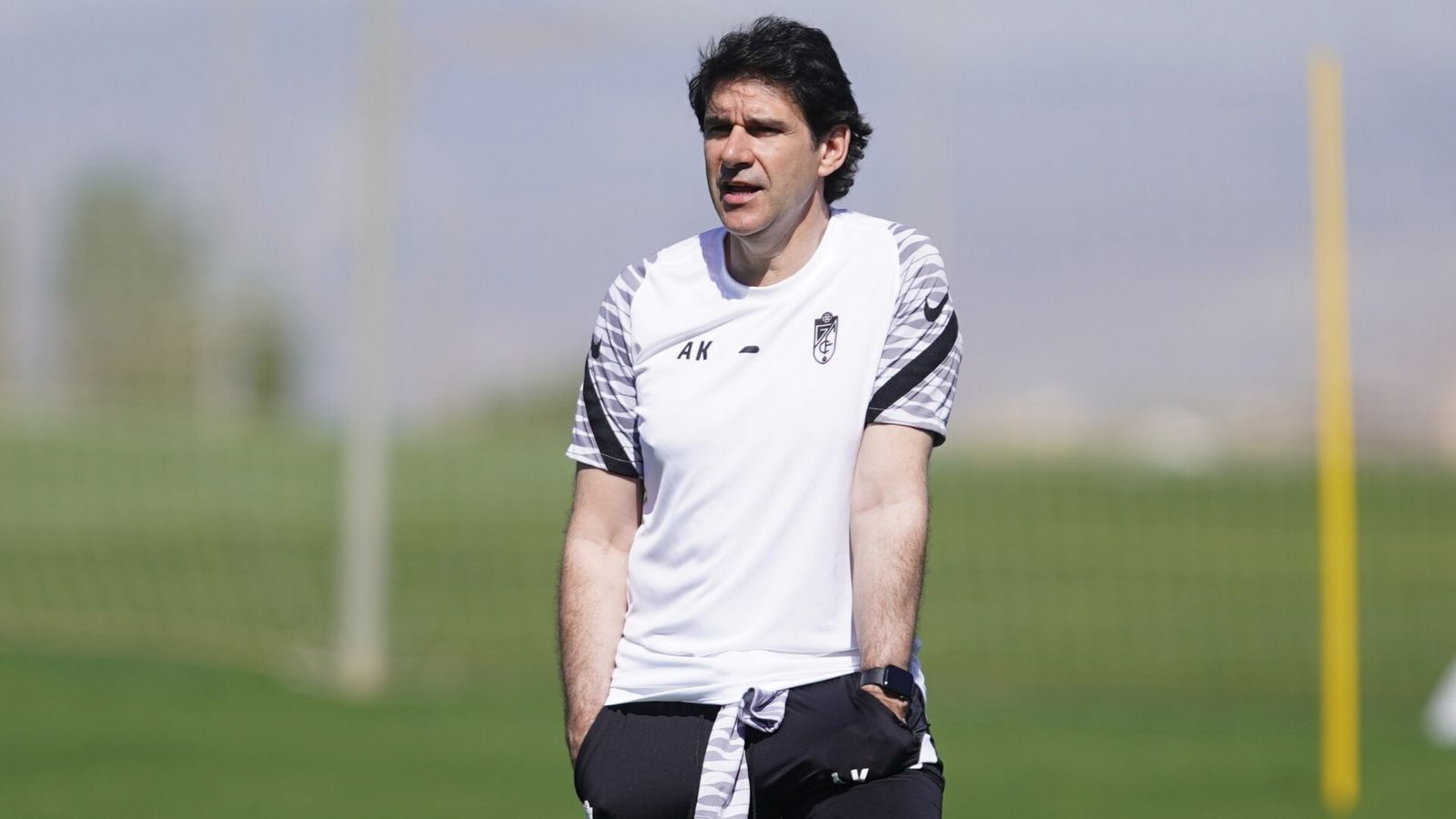 Karanka, en un entrenamiento con el Granada CF