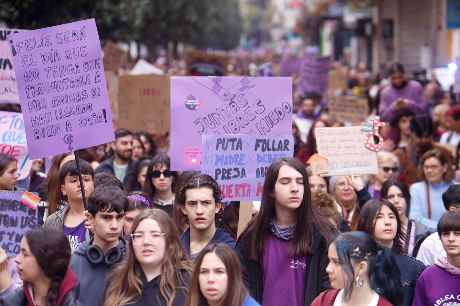 Las mejores imágenes de la manifestación del 8M en Córdoba