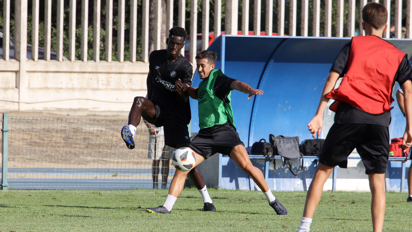 Imágenes del primer entrenamiento de pretemporada del Xerez DFC