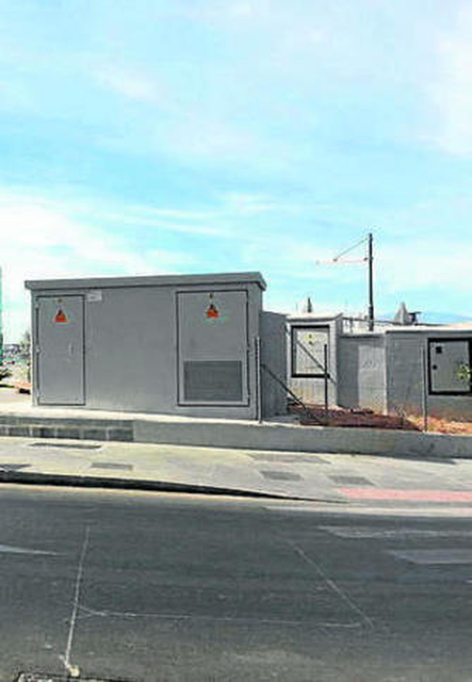 Casetones eléctricos en el puerto.