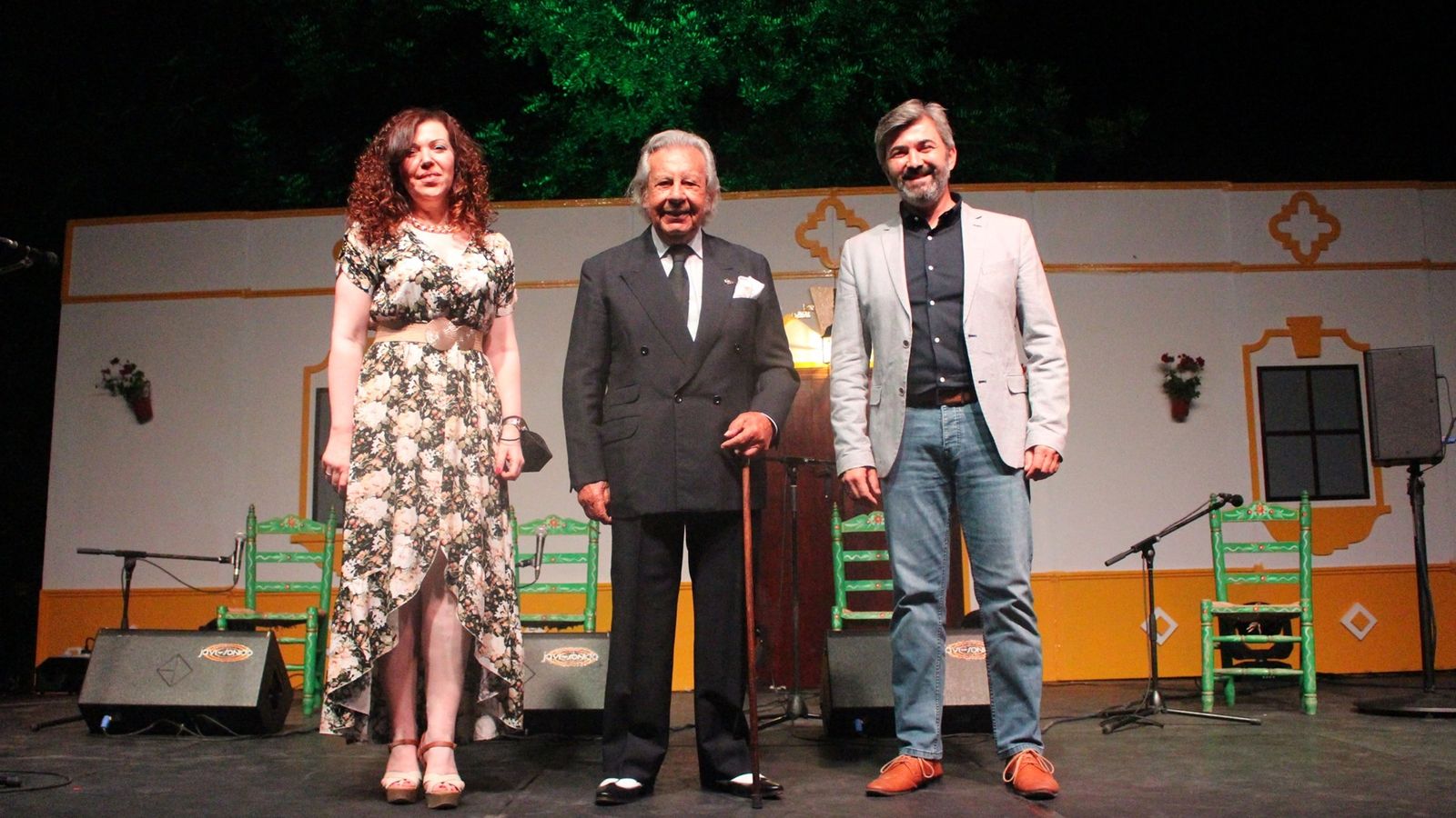 Manuel Morao, con los representantes municipales de Coria.