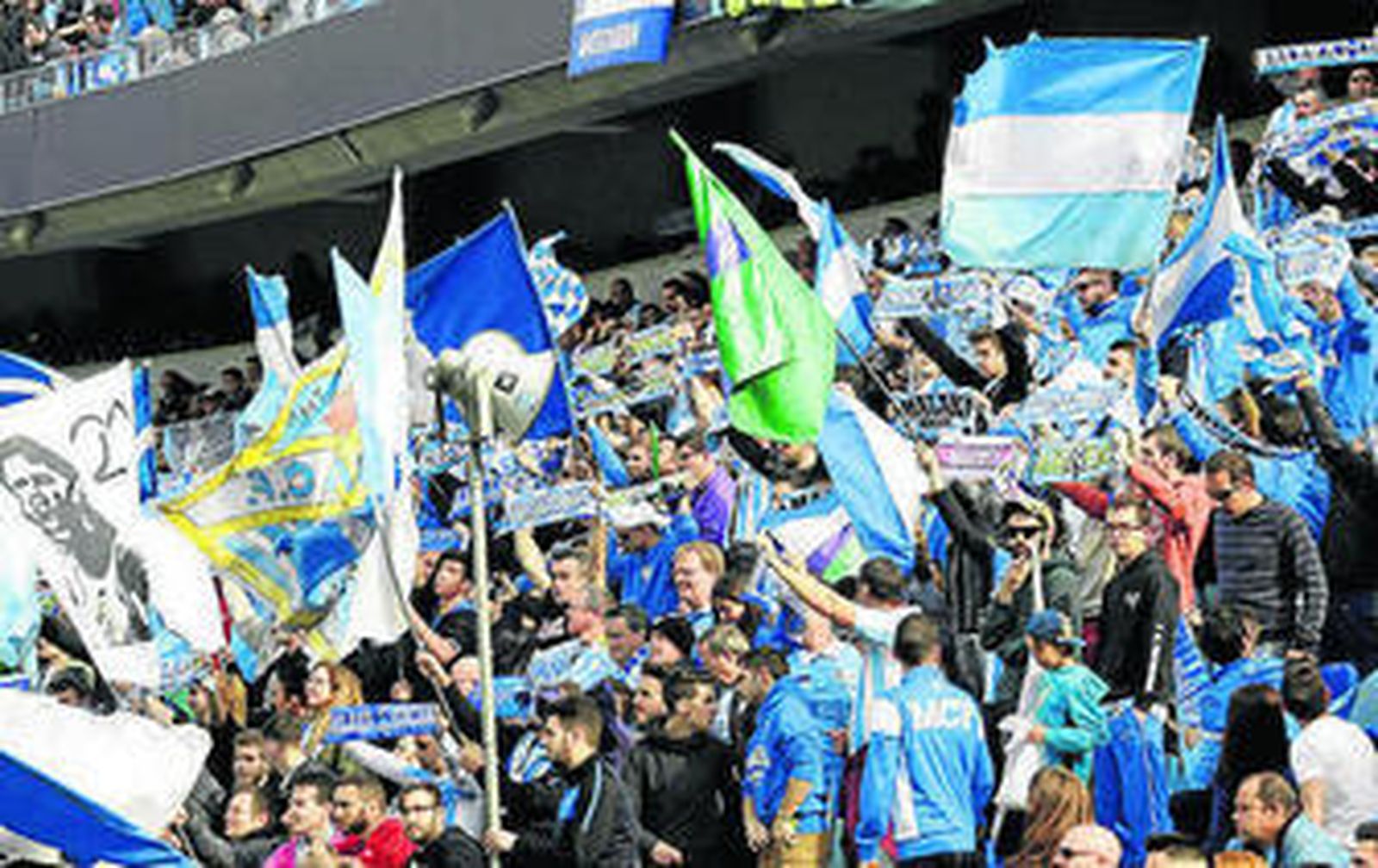 Un sector de la afición durante un partido del pasado curso.