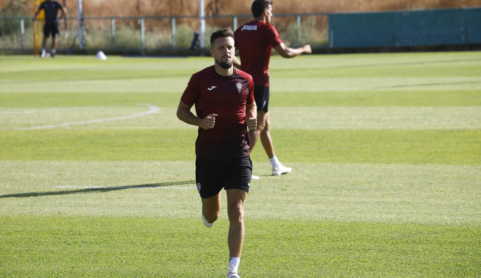 Genaro, durante el entrenamiento de este miércoles en la Ciudad Deportiva. Genaro, durante el entrenamiento de este miércoles en la Ciudad Deportiva.
