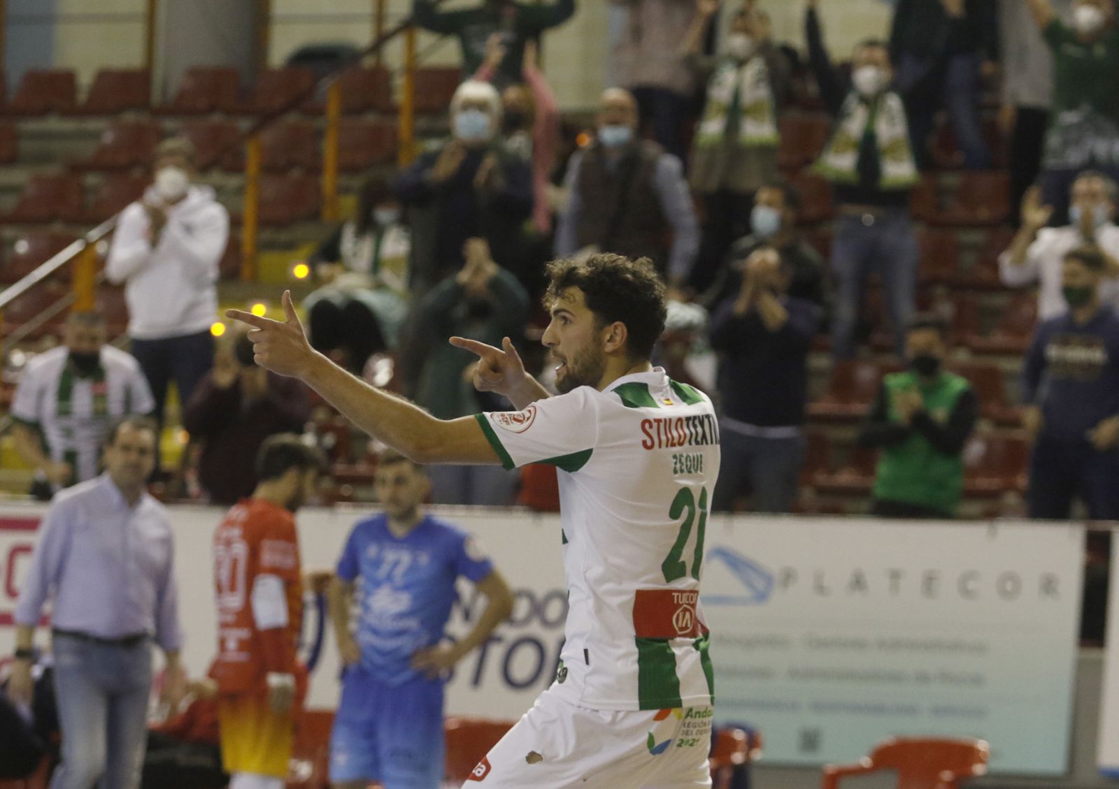 Fotografías: La victoria del Córdoba Futsal sobre el Peñíscola