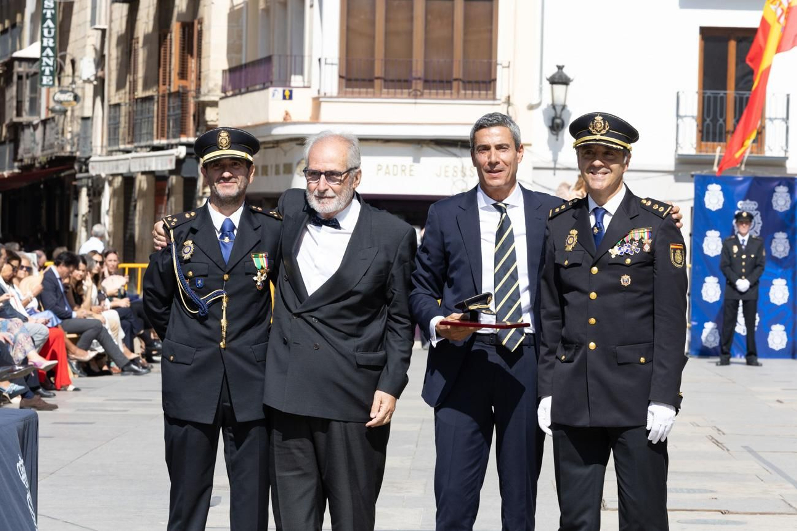 Acto por el día de la Policía Nacional, con motivo de la festividad los Santos Ángeles Custodios