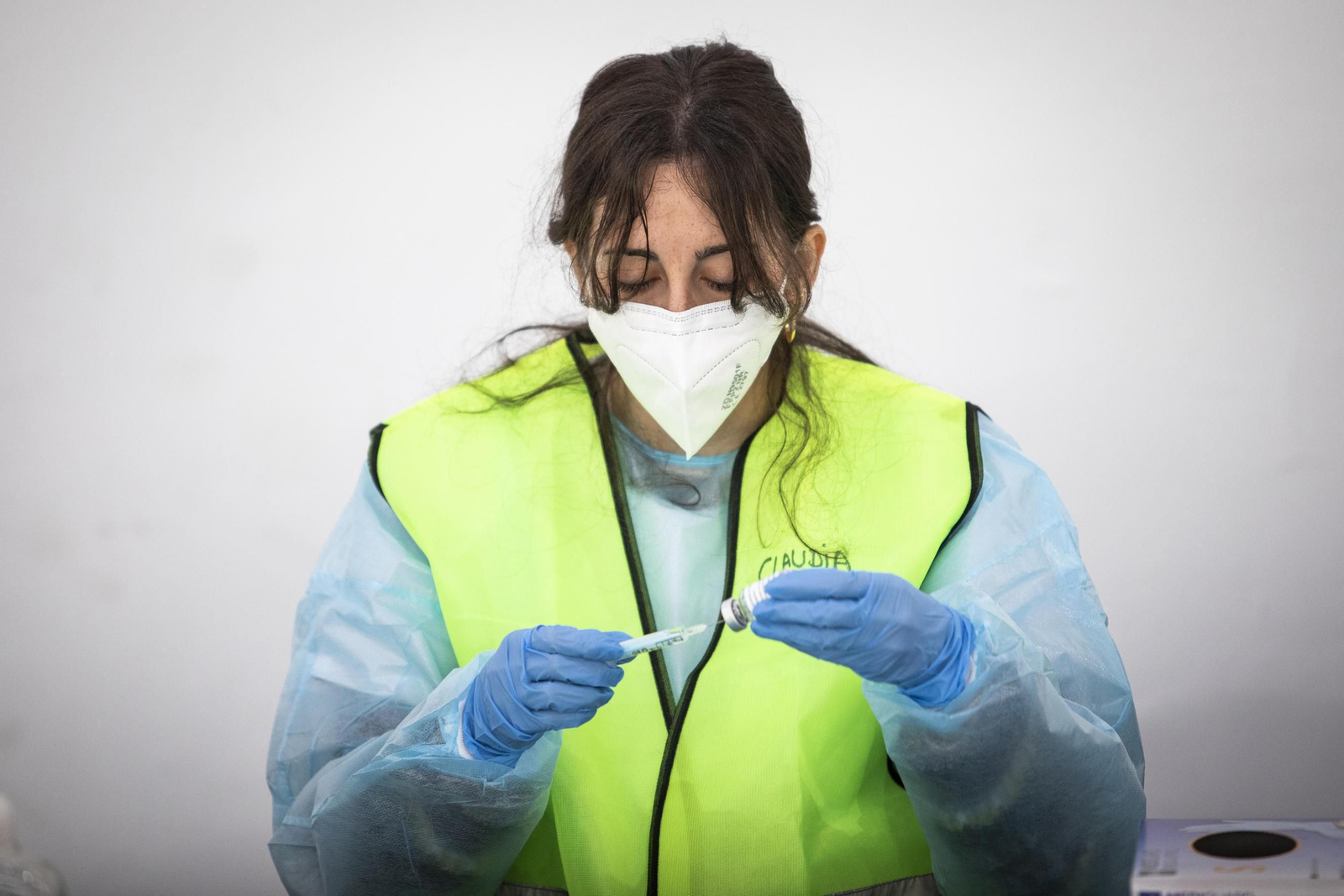Fotos: así se está vacunando en Granada a los mayores de 60 años