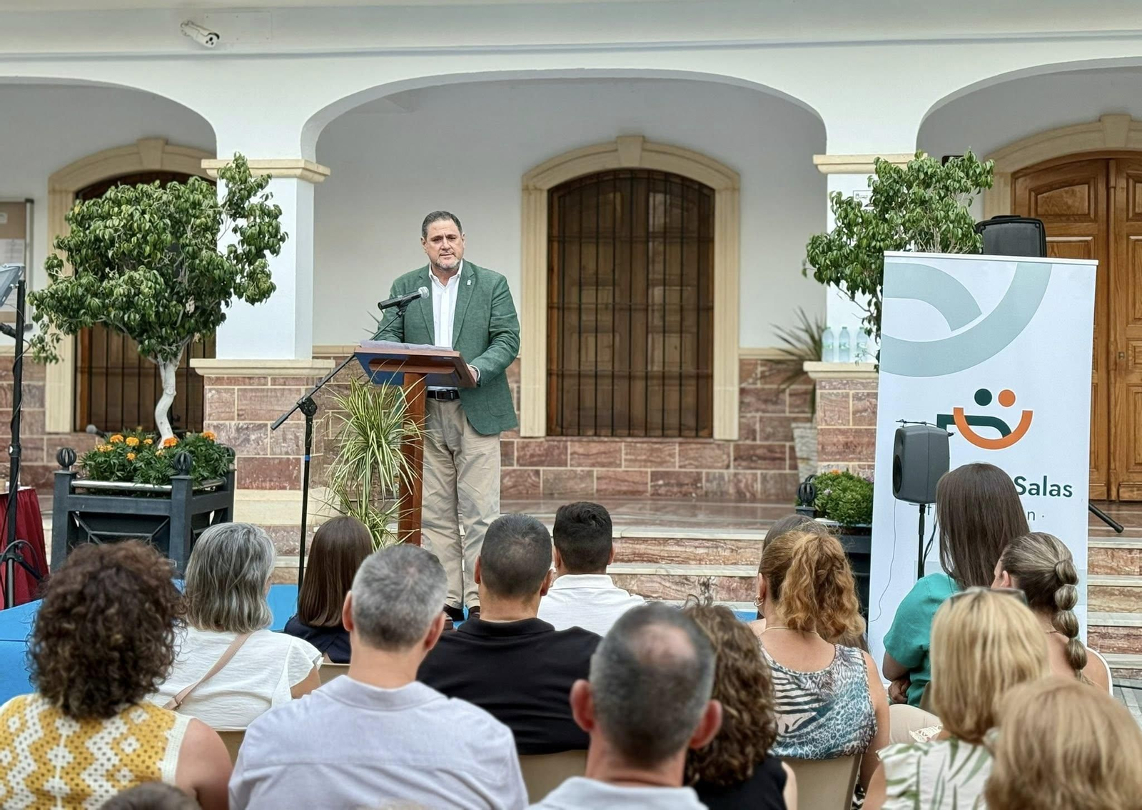 Francisco Alonso durante su visita a Gádor.