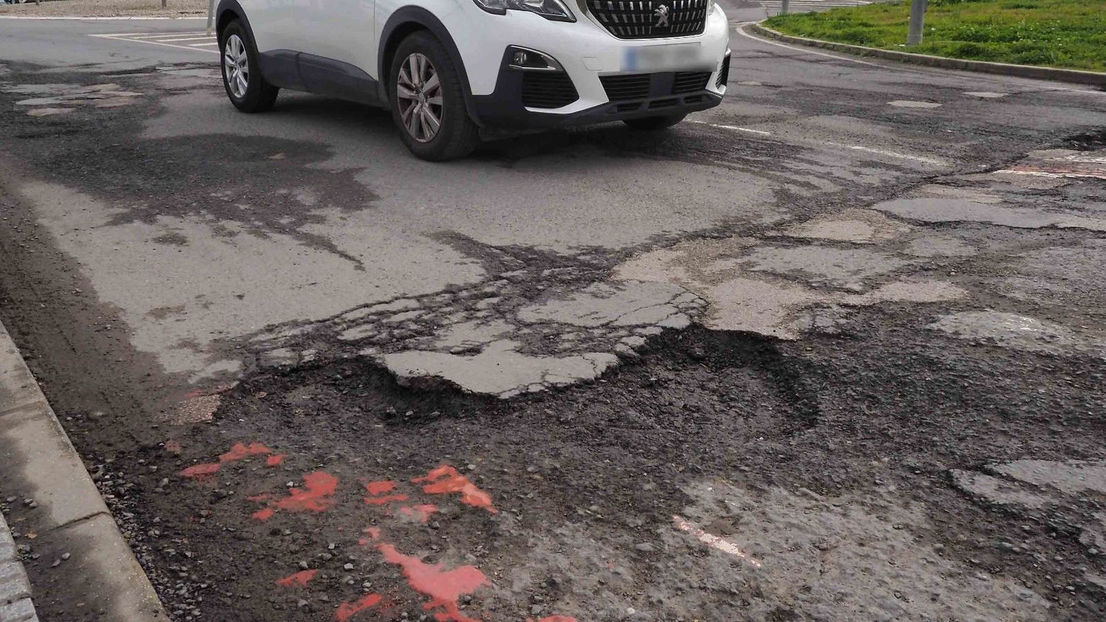 Baches en la carretera de la costa de Huelva.