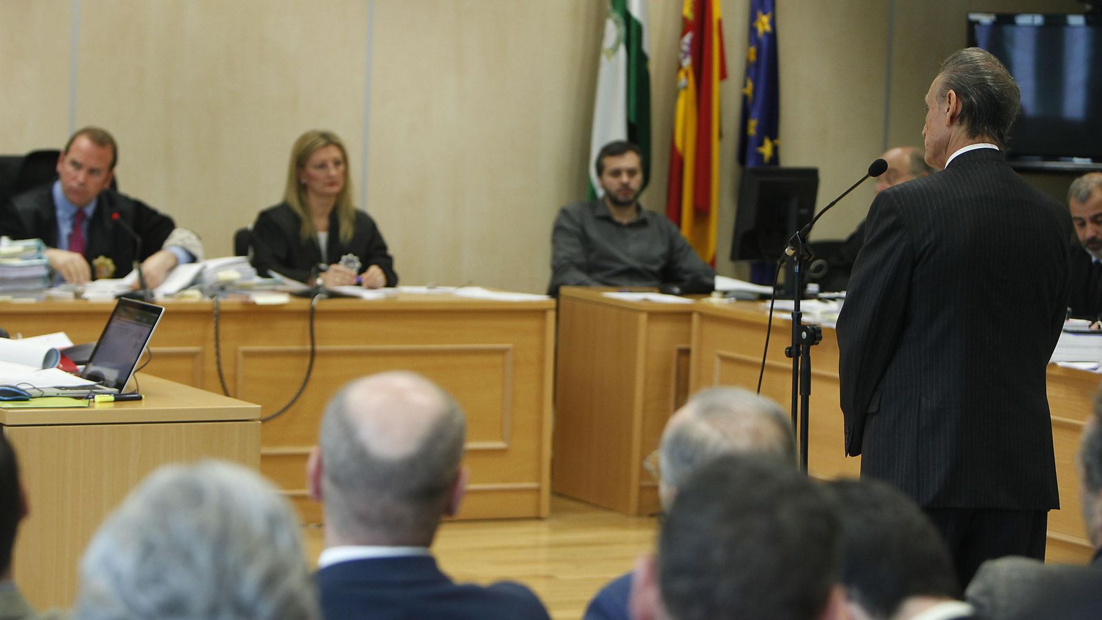 Lopera declara ante el juez Javier Carretero en 2015, en el juicio por la titularidad de las acciones de Farusa.