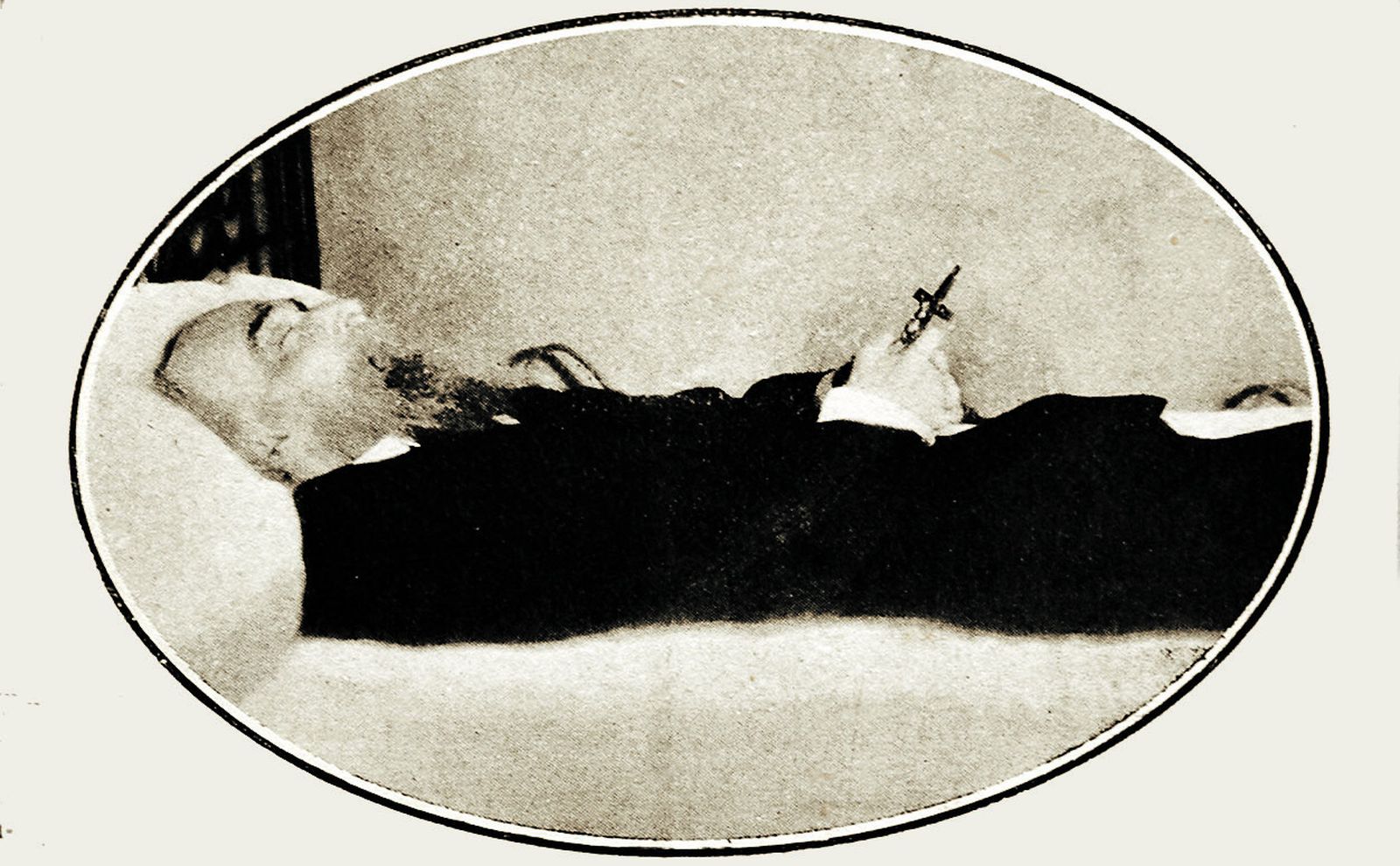 El cadáver de Cayetano del Toro, en su domicilio de la calle Tomás de Istúriz.