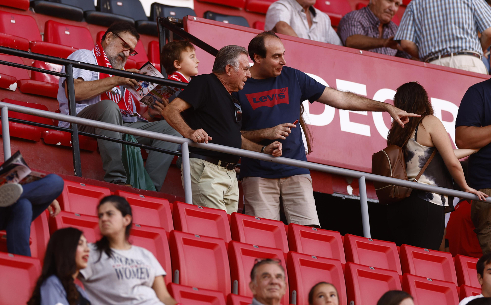 Búscate en las fotos del Sevilla-Athletic