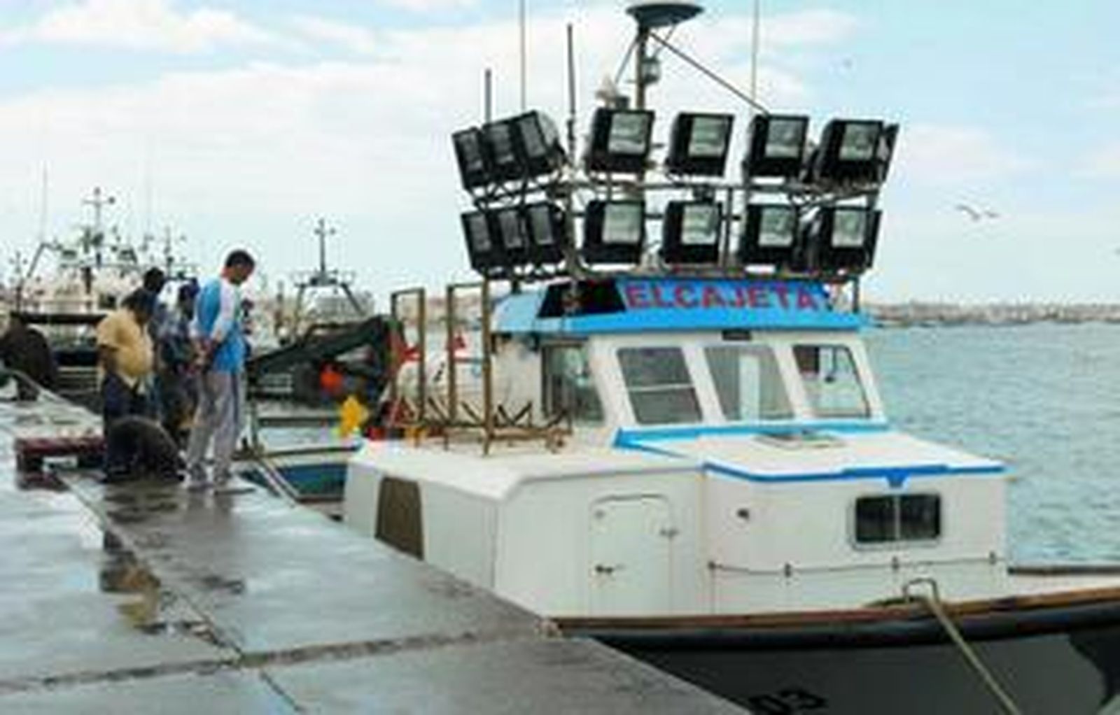 La flota de arrastre de la provincia de Huelva mantiene el paro indefinido.