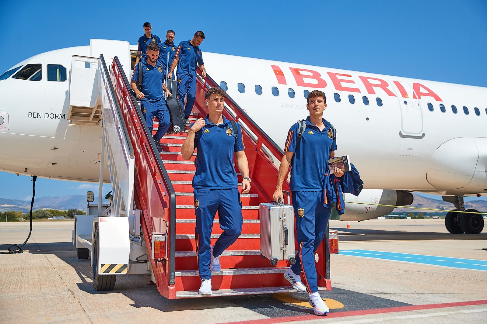 España aterrizó este lunes en el aeropuerto de Granada.