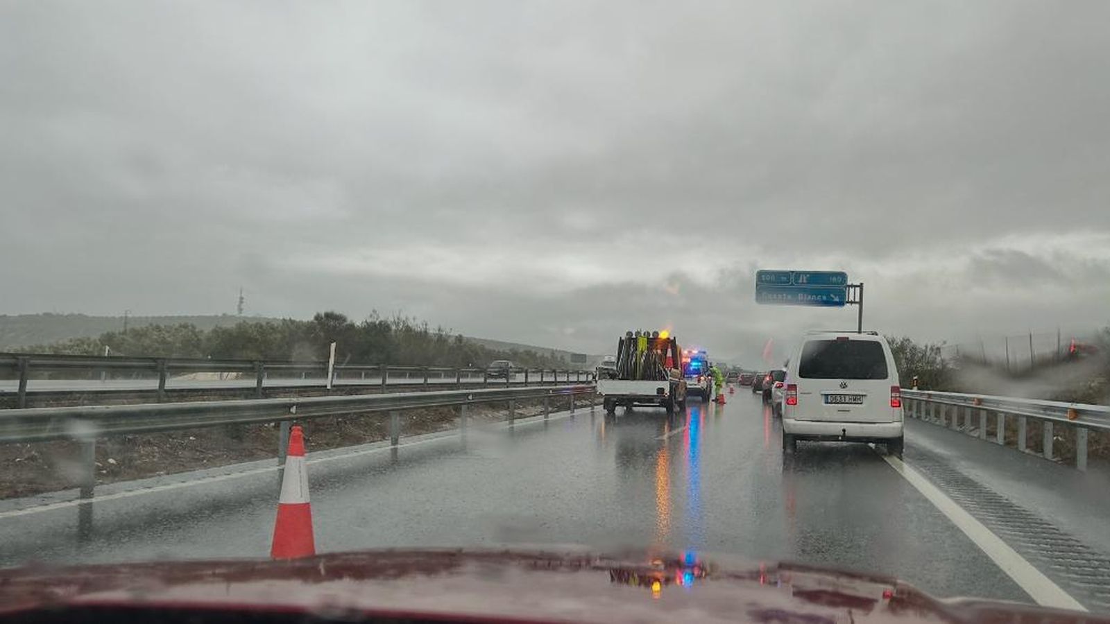 Imagen de las retenciones en la A-92 provocadas por el accidente