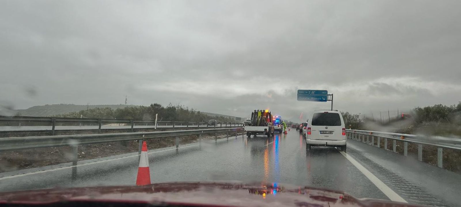 Imagen de las retenciones en la A-92 provocadas por el accidente