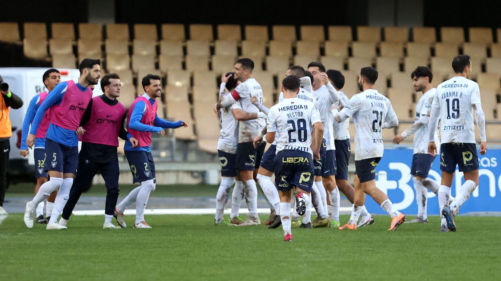 Imágenes del Xerez DFC contra el UCAM Murcia CF en Chapín