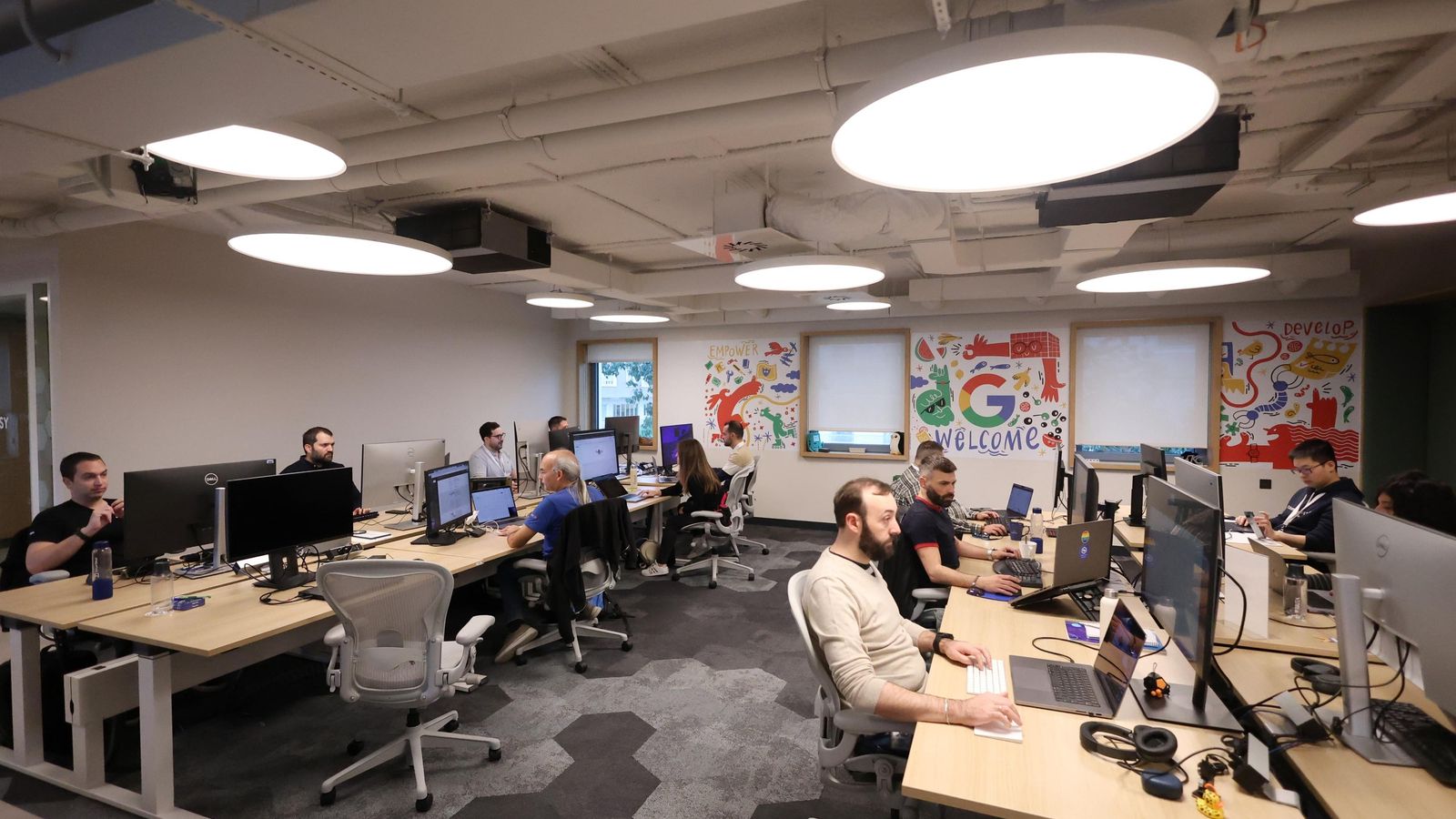 La inauguración del Centro de Ciberseguridad de Google en Málaga, en imágenes