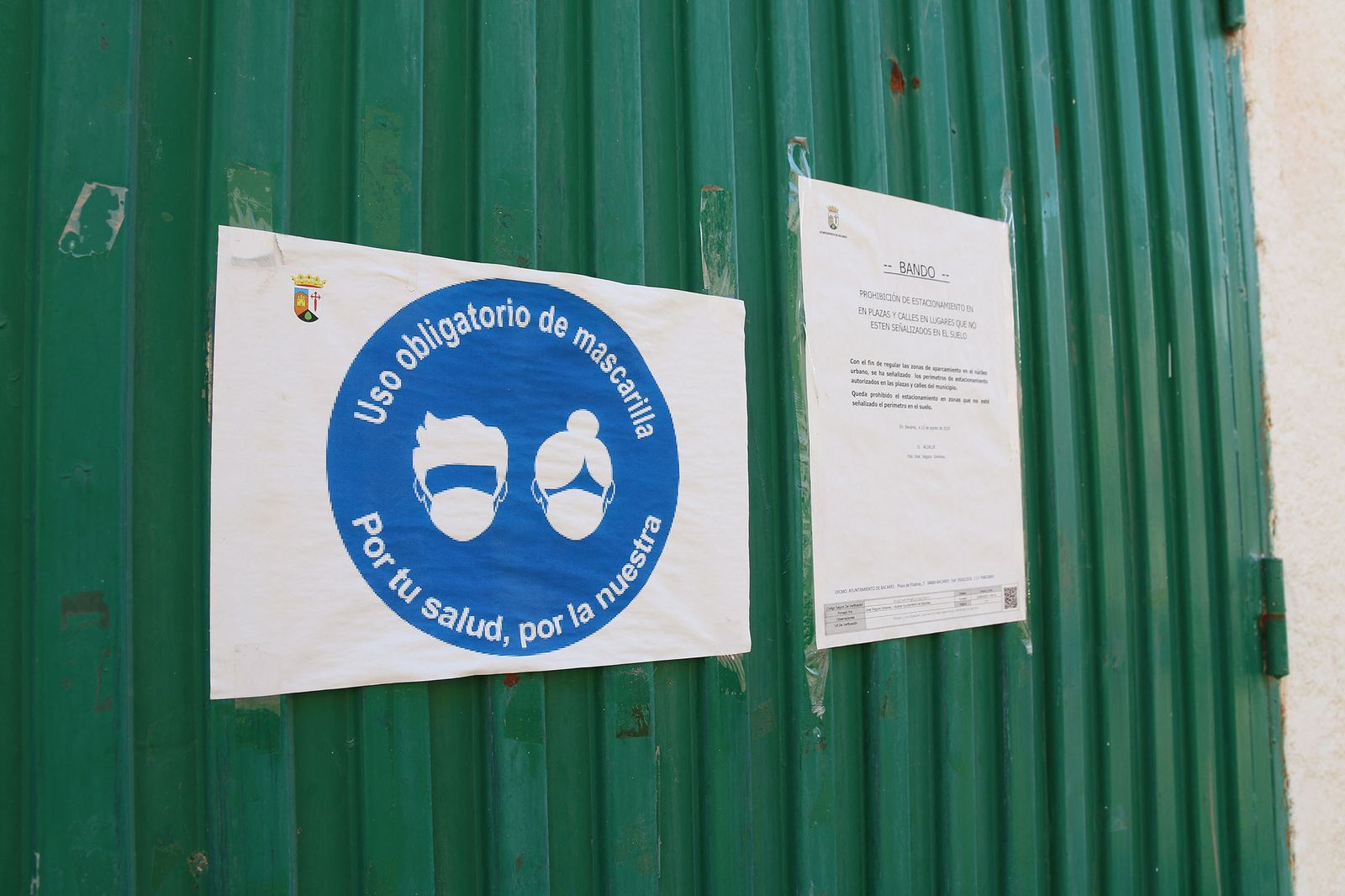Cartel del Ayuntamiento de Bacares recordando el uso obligatorio de las mascarillas.