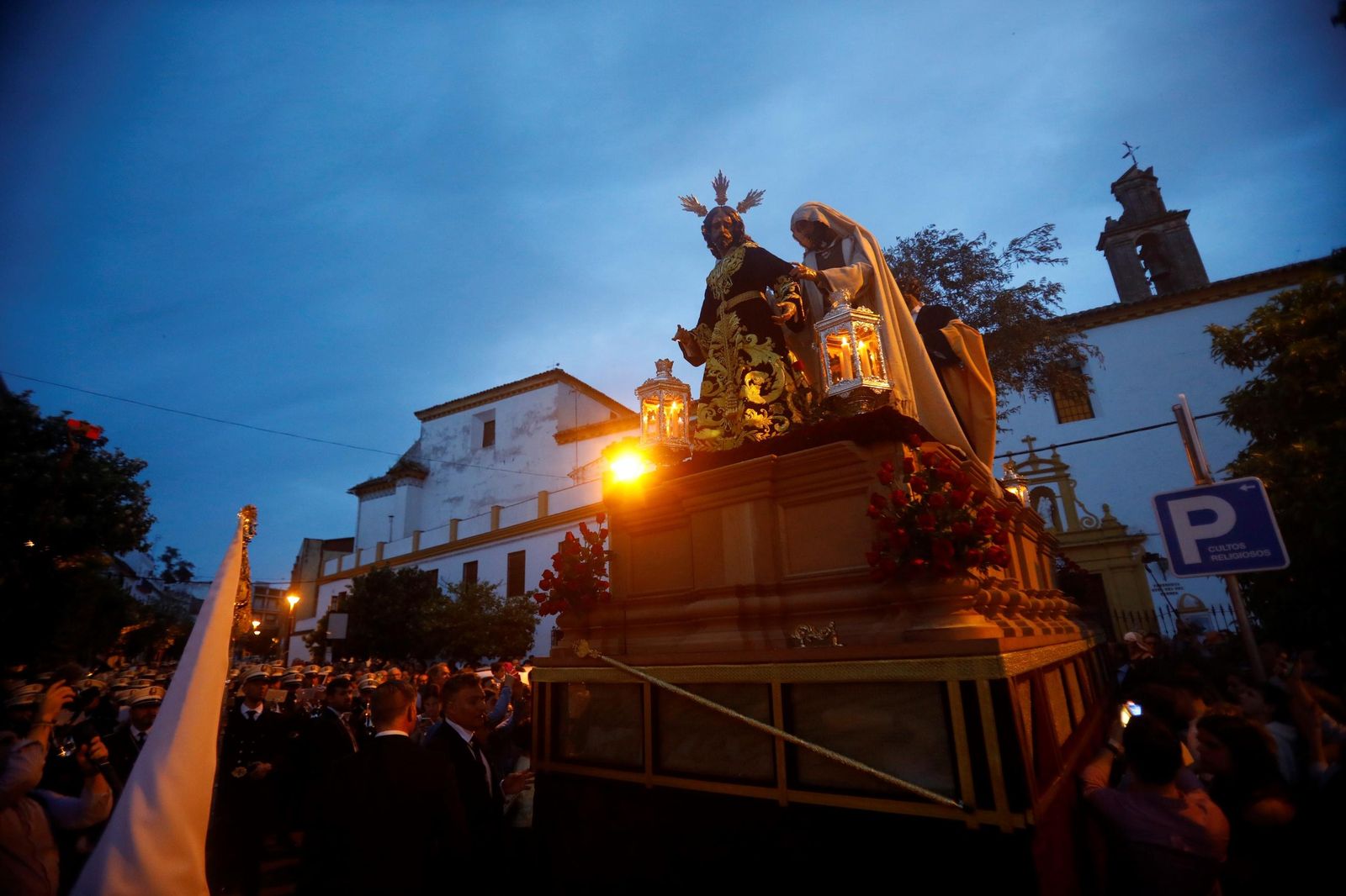 La procesión del Señor de la Salud de Puerta Nueva, en imágenes