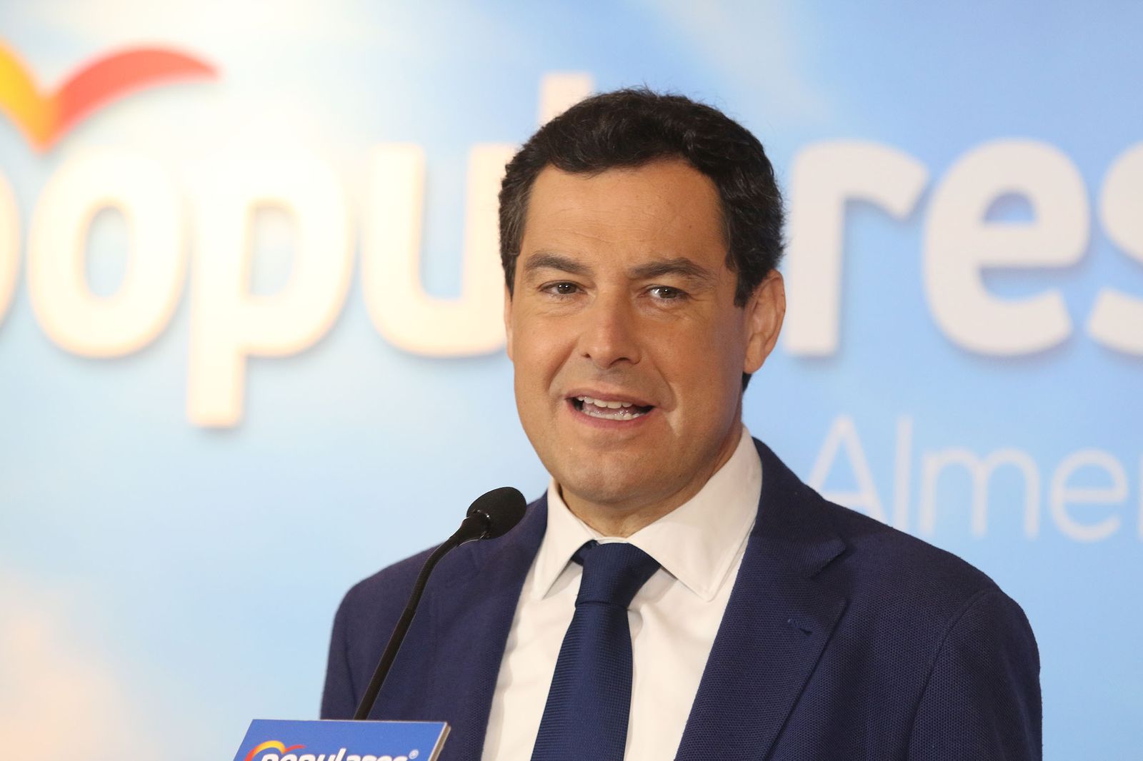 Las imágenes de la visita de Juanma Moreno a Almería