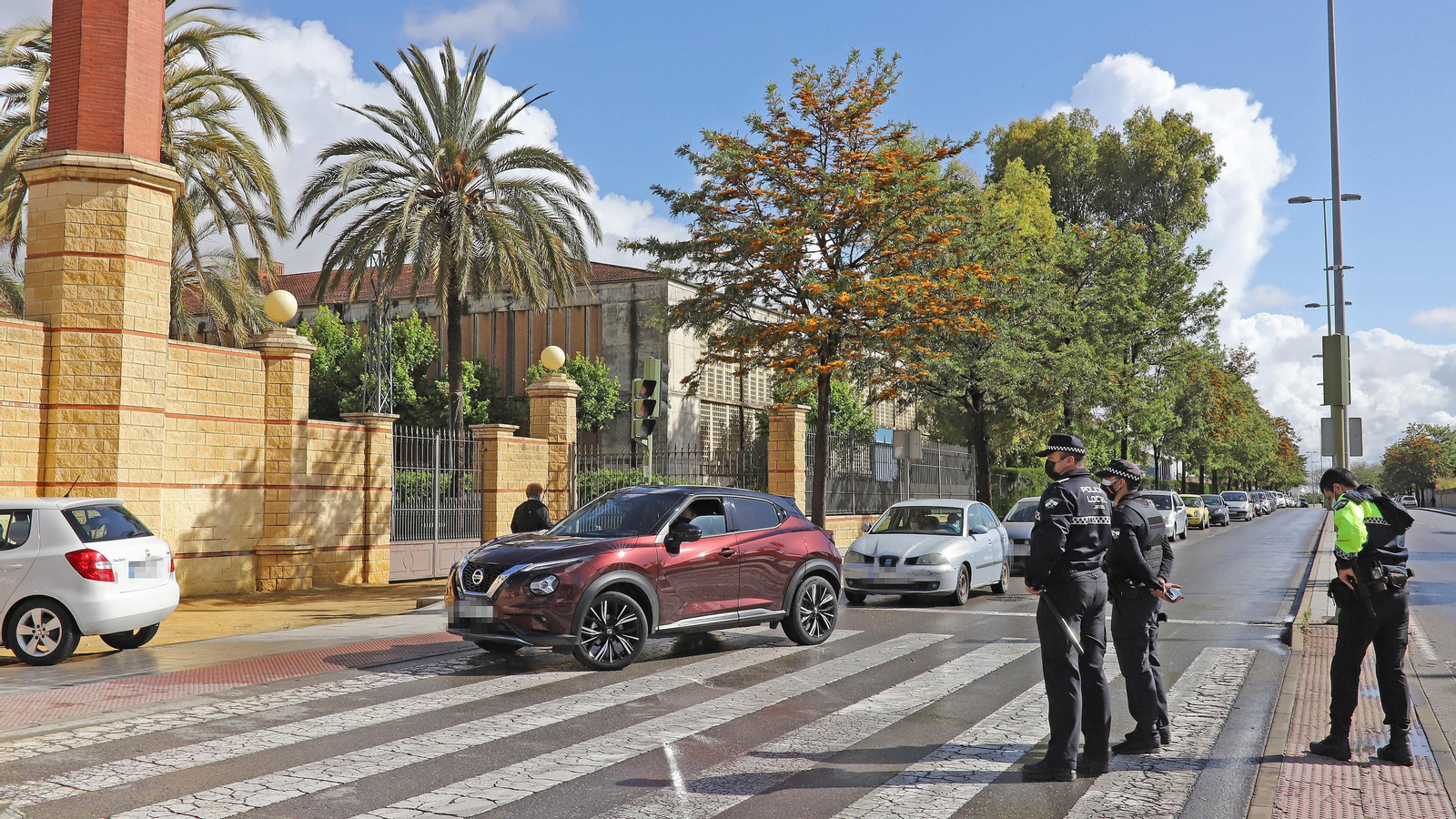 Largas colas en Ifeca para recibir la vacuna contra el coronavirus
