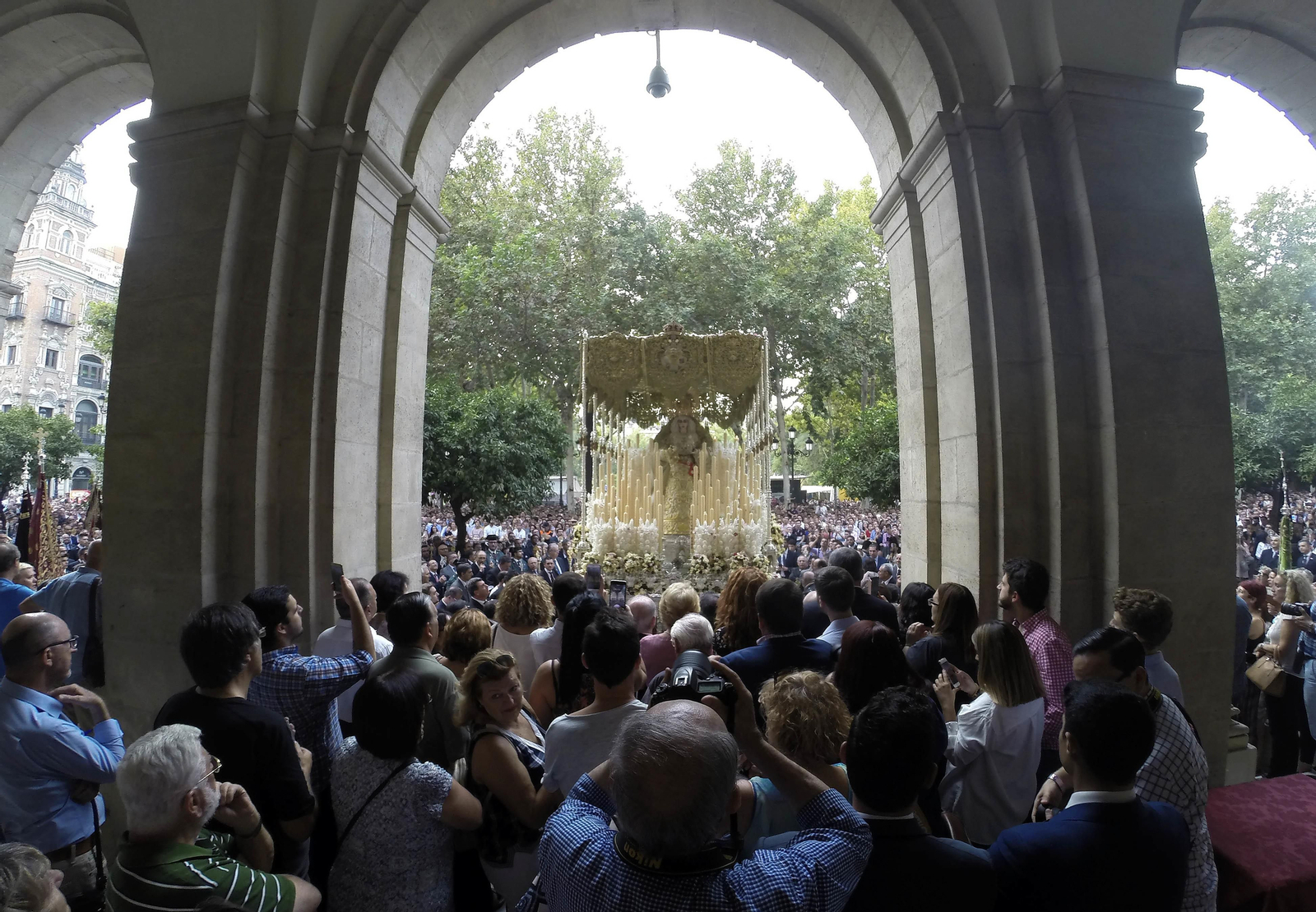 La coronación y el regreso de la Virgen de la Salud, en imágenes