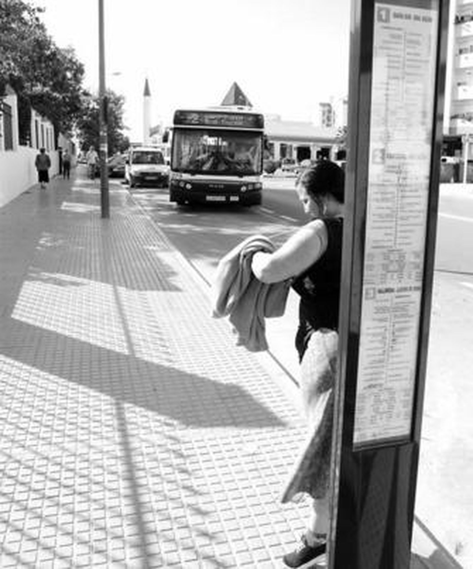 Parada de autobús de la línea dos de la calle General García de la Herrán, ayer.