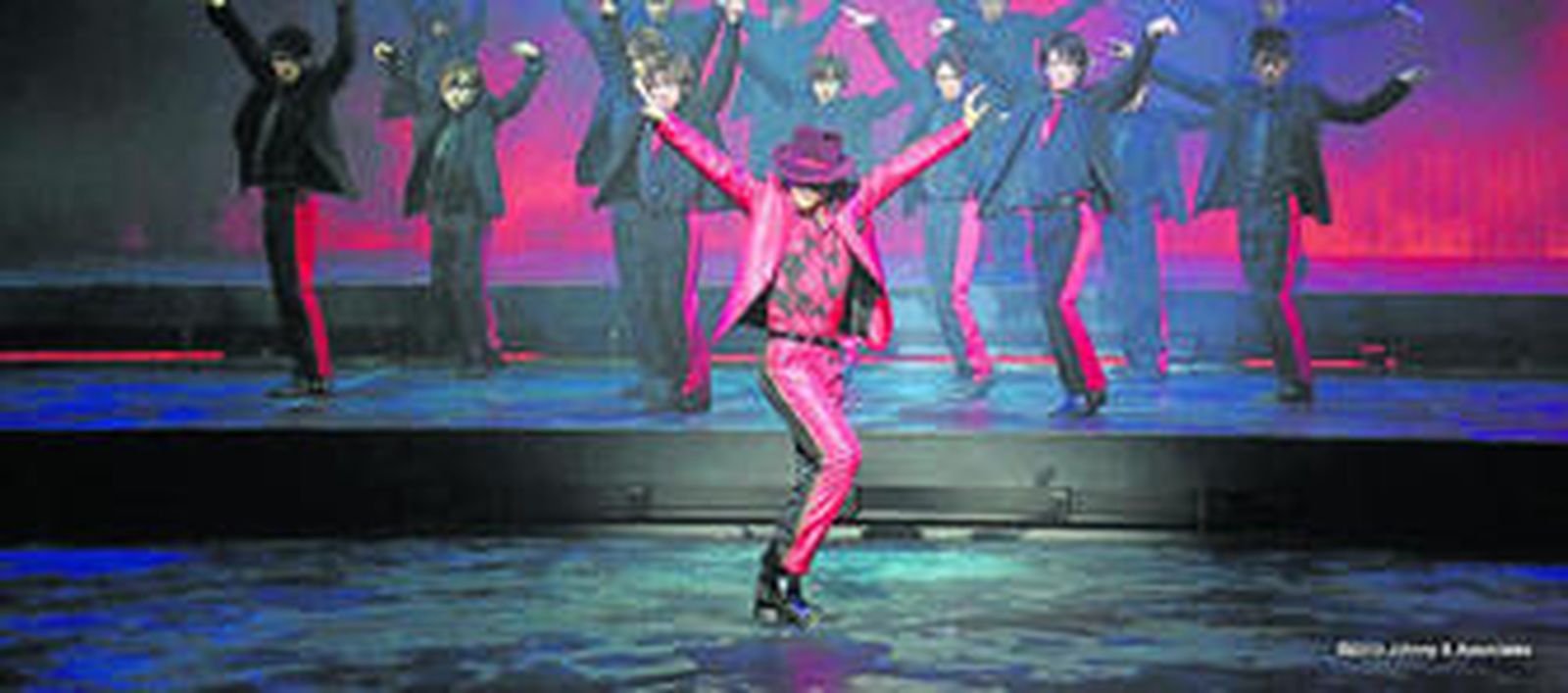 Imai Tsubasa interpretando la canción Andarusya, en la que menciona Granada.