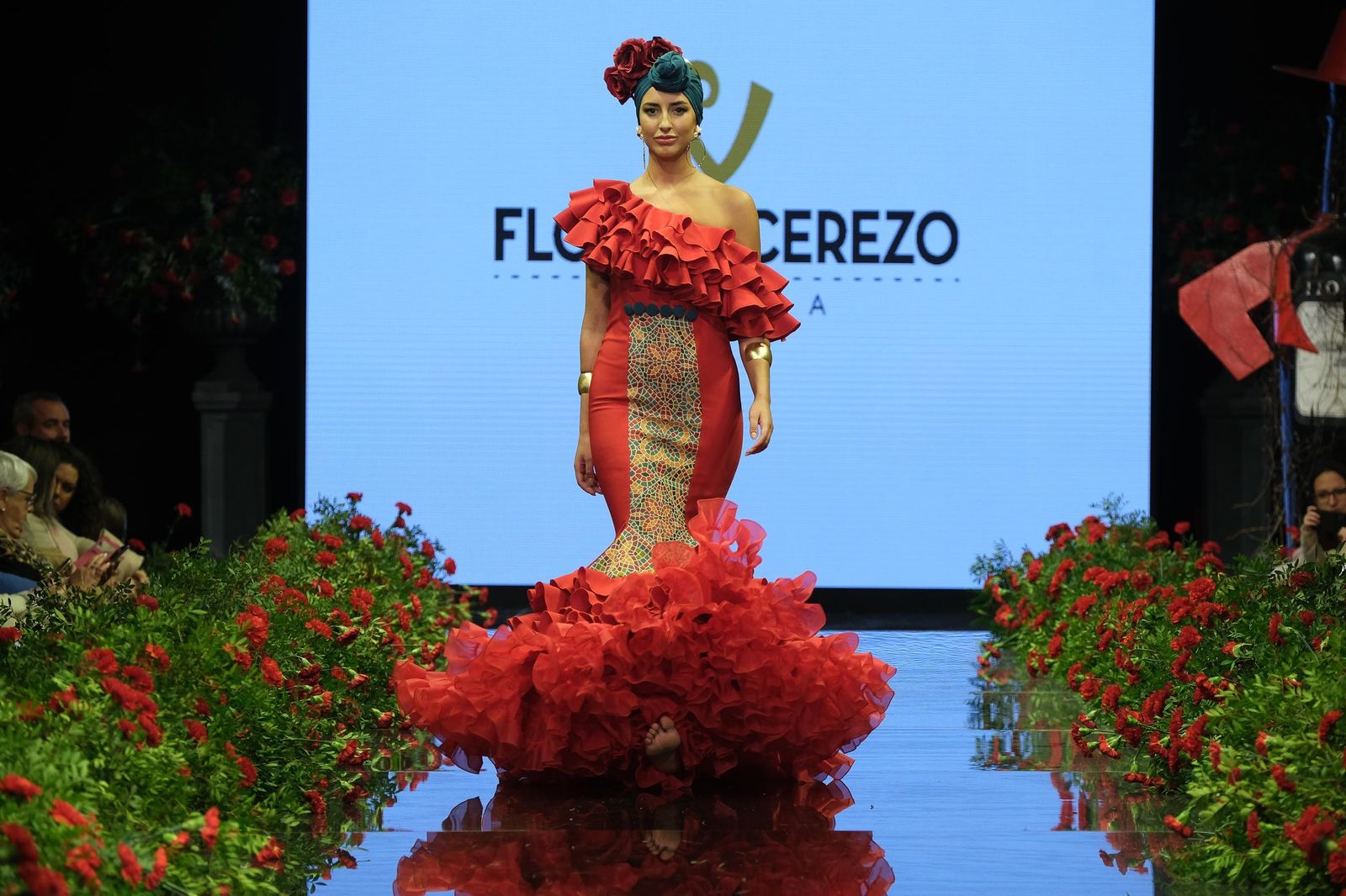 Desfile de Flor de Cerezo en la Pasarela Flamenca Jerez Tío Pepe 2023