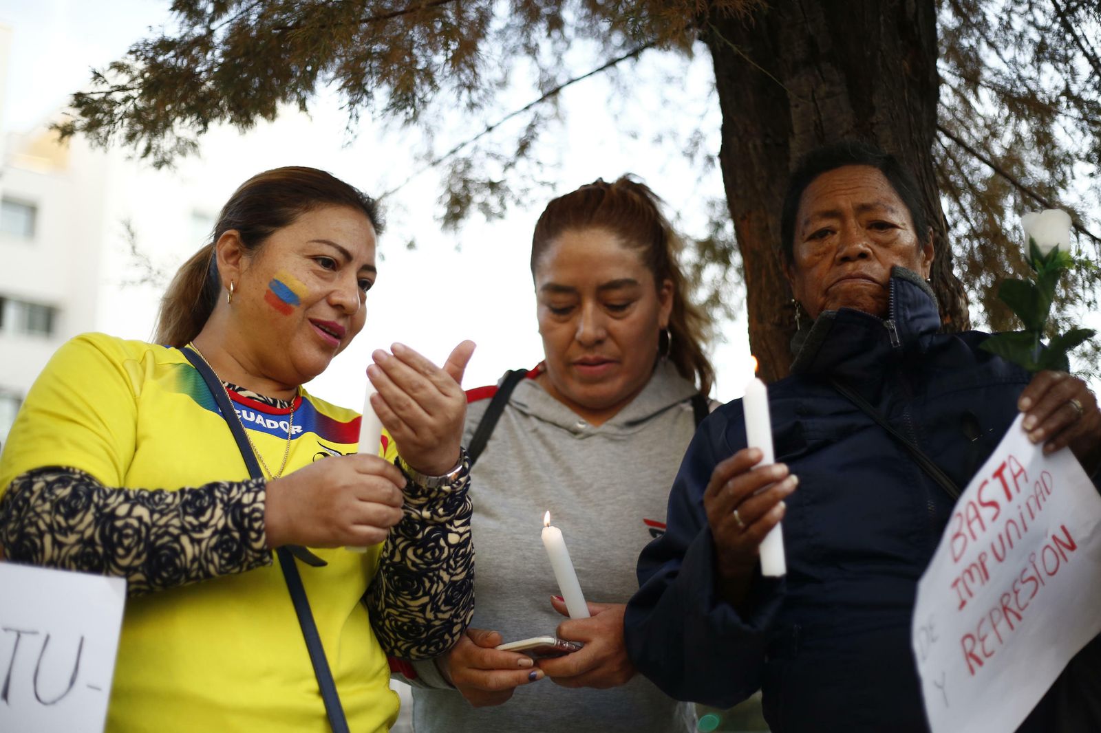 Concentración en la plaza del Carmen contra Lenin Moreno
