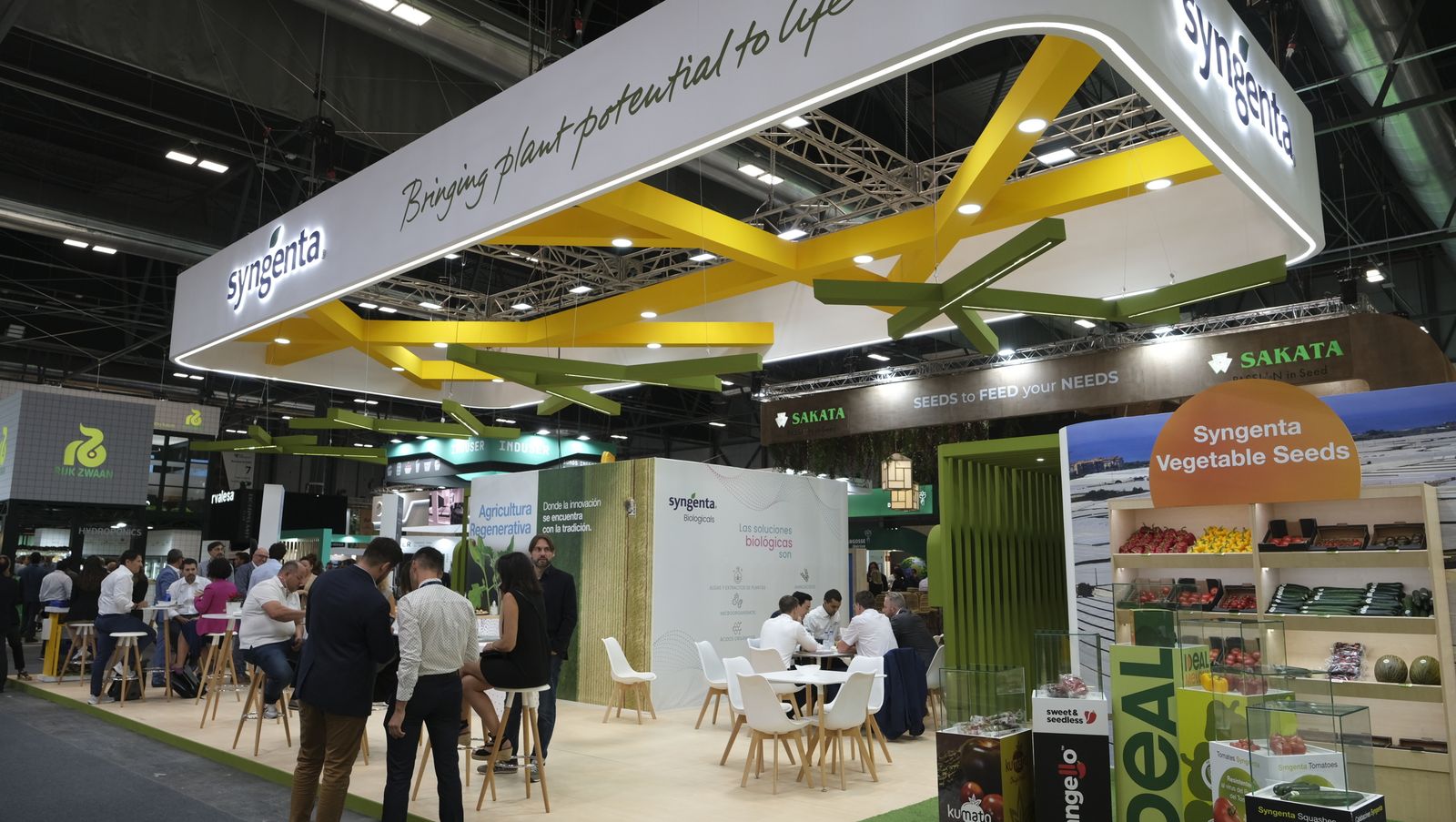 Imágenes del primer día de Fruit Attraction en Madrid