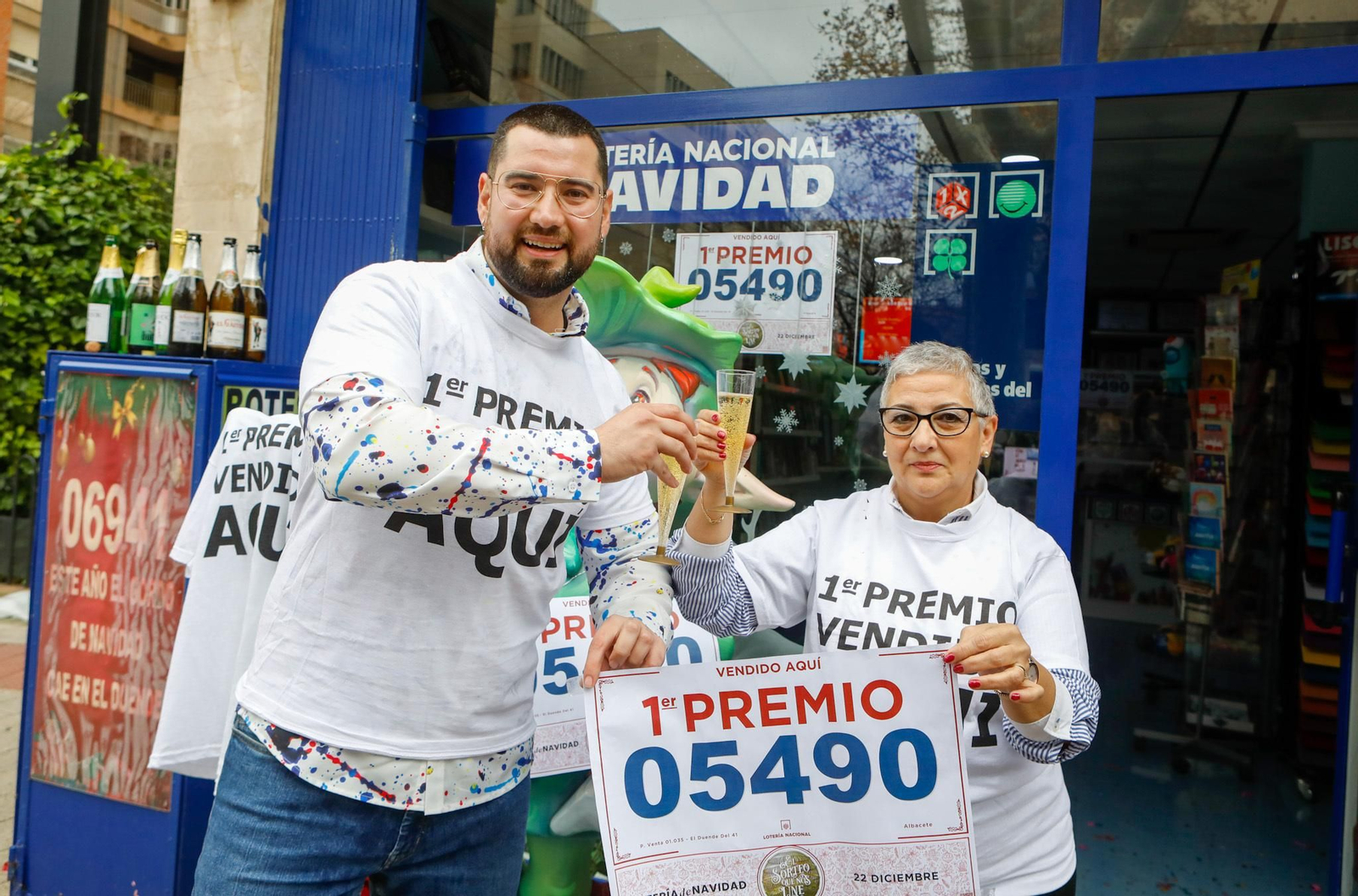 Celebraciones de los premiados con la Lotería de Navidad en España Celebraciones de los premiados con la Lotería de Navidad en España