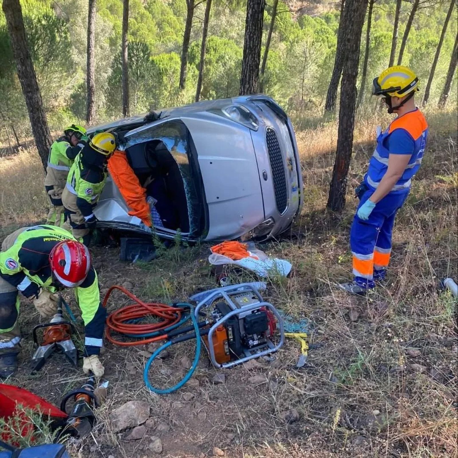 Coche accidentado tras el accidente.