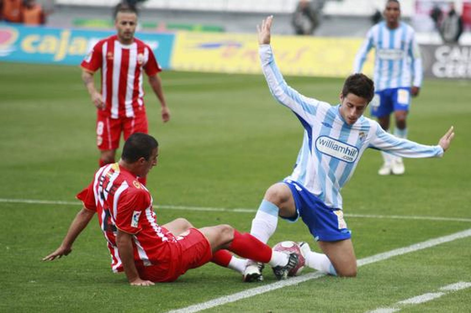 El Almería vence al Málaga en el estadio Mediterráneo. / Javier Alonso
