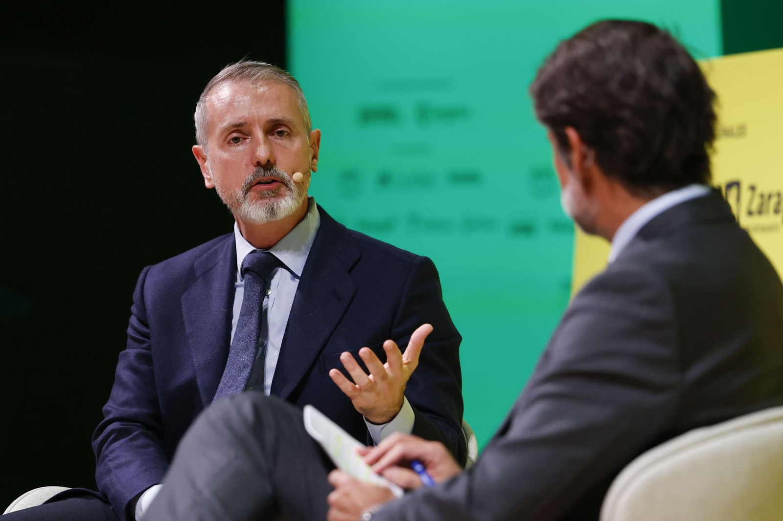 Marc Murtra, durante su intervención en el congreso de CEDE, con Juanjo Cano, presidente de KPMG España