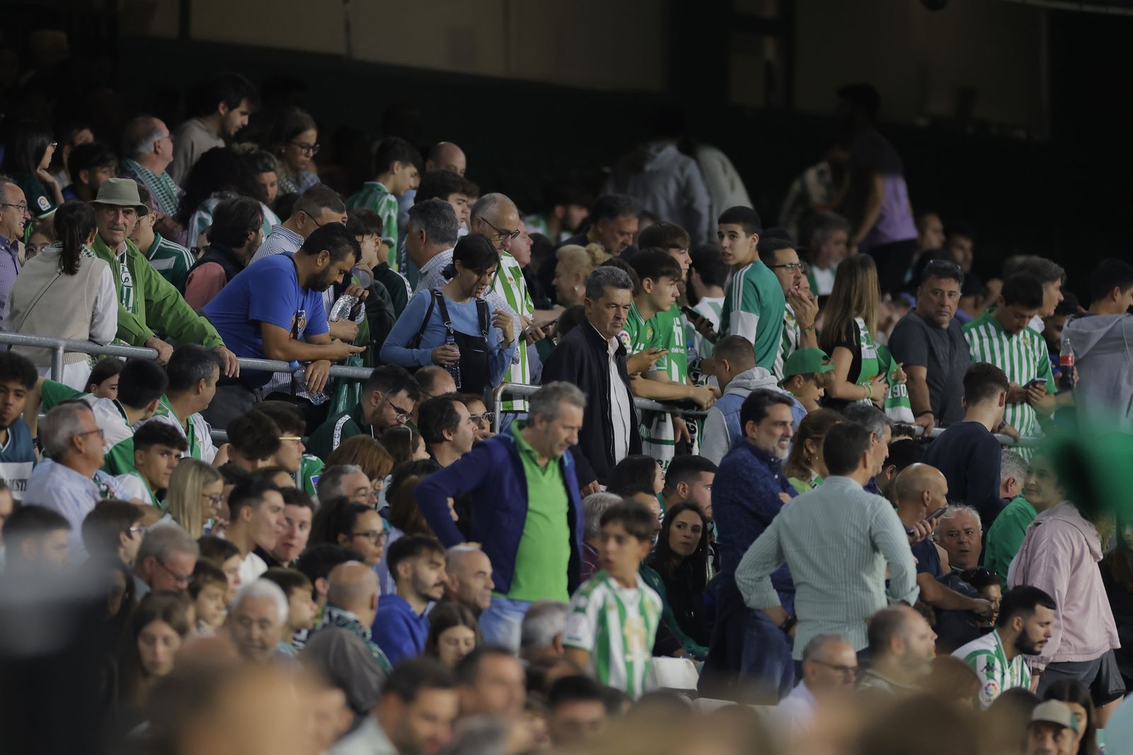 Búscate en las fotos de Betis-Getafe