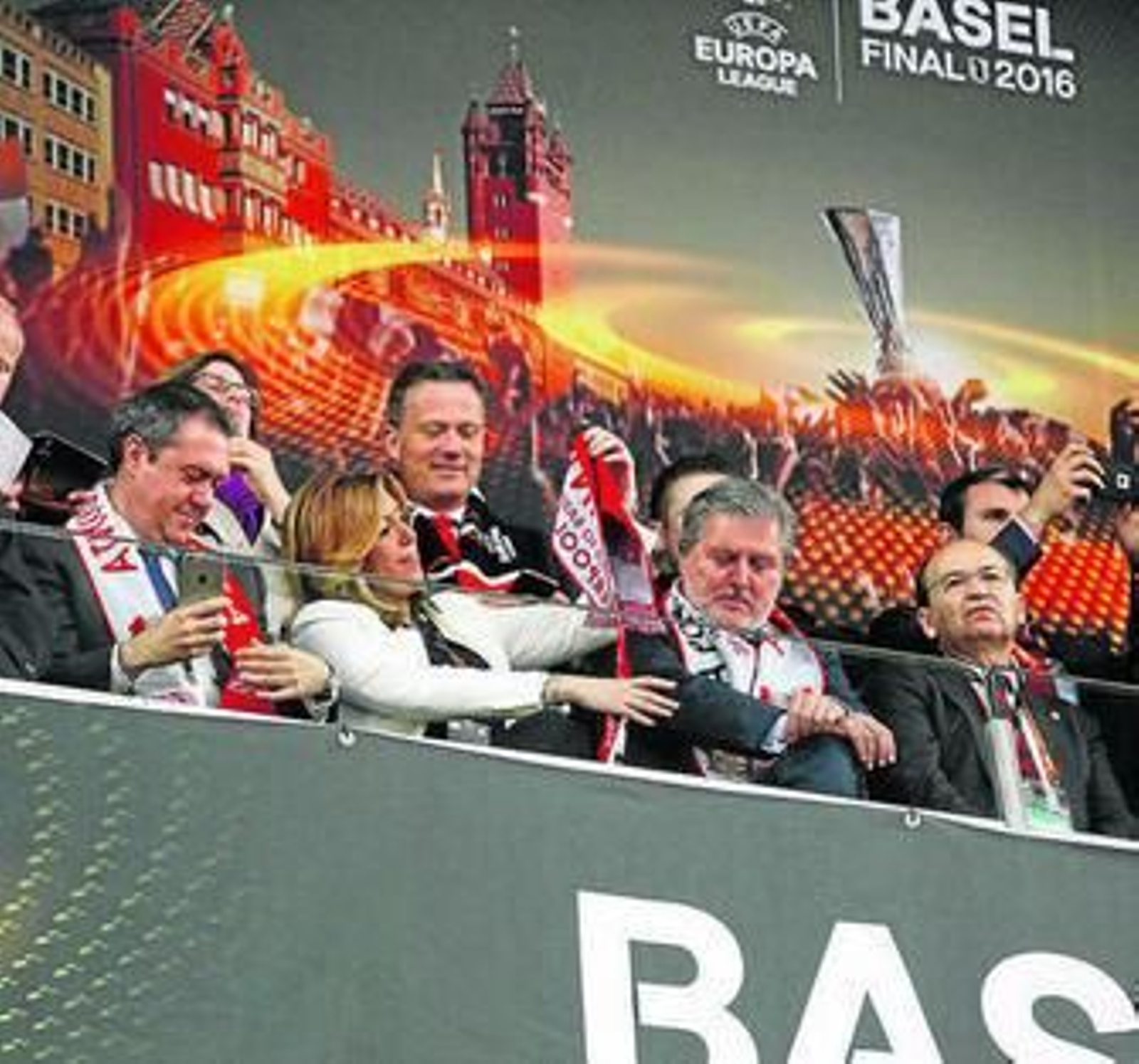 Juan Espadas, Susana Díaz, Íñigo Méndez de Vigo y Pepe Castro, en el palco.