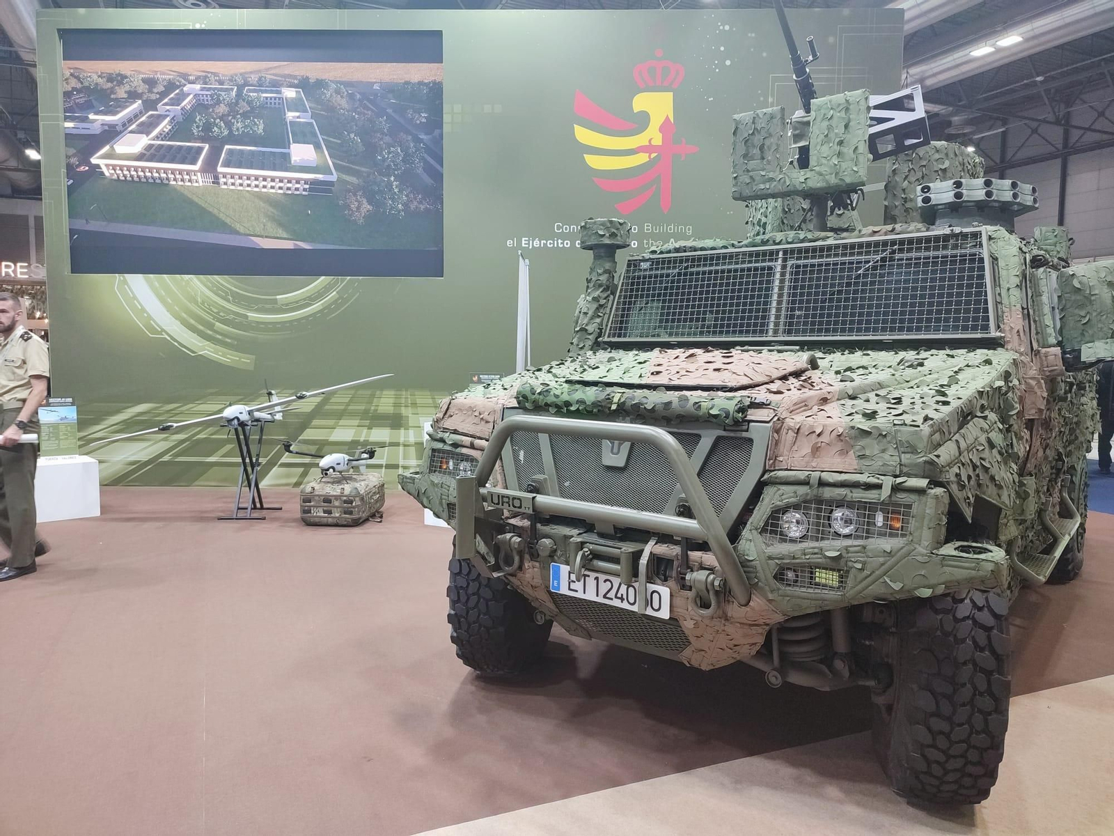 La industria de la defensa muestra lo último en vehículos y equipos