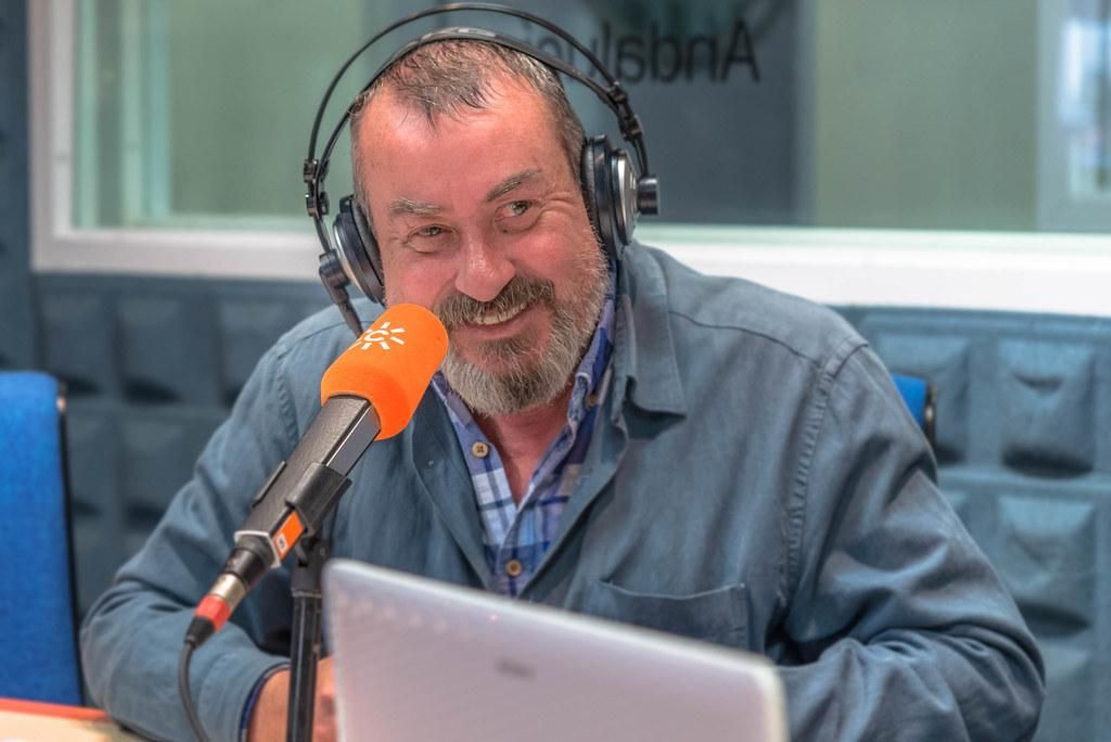 Alberto Pettenghy durante una de sus intervenciones en Canal Sur Radio.