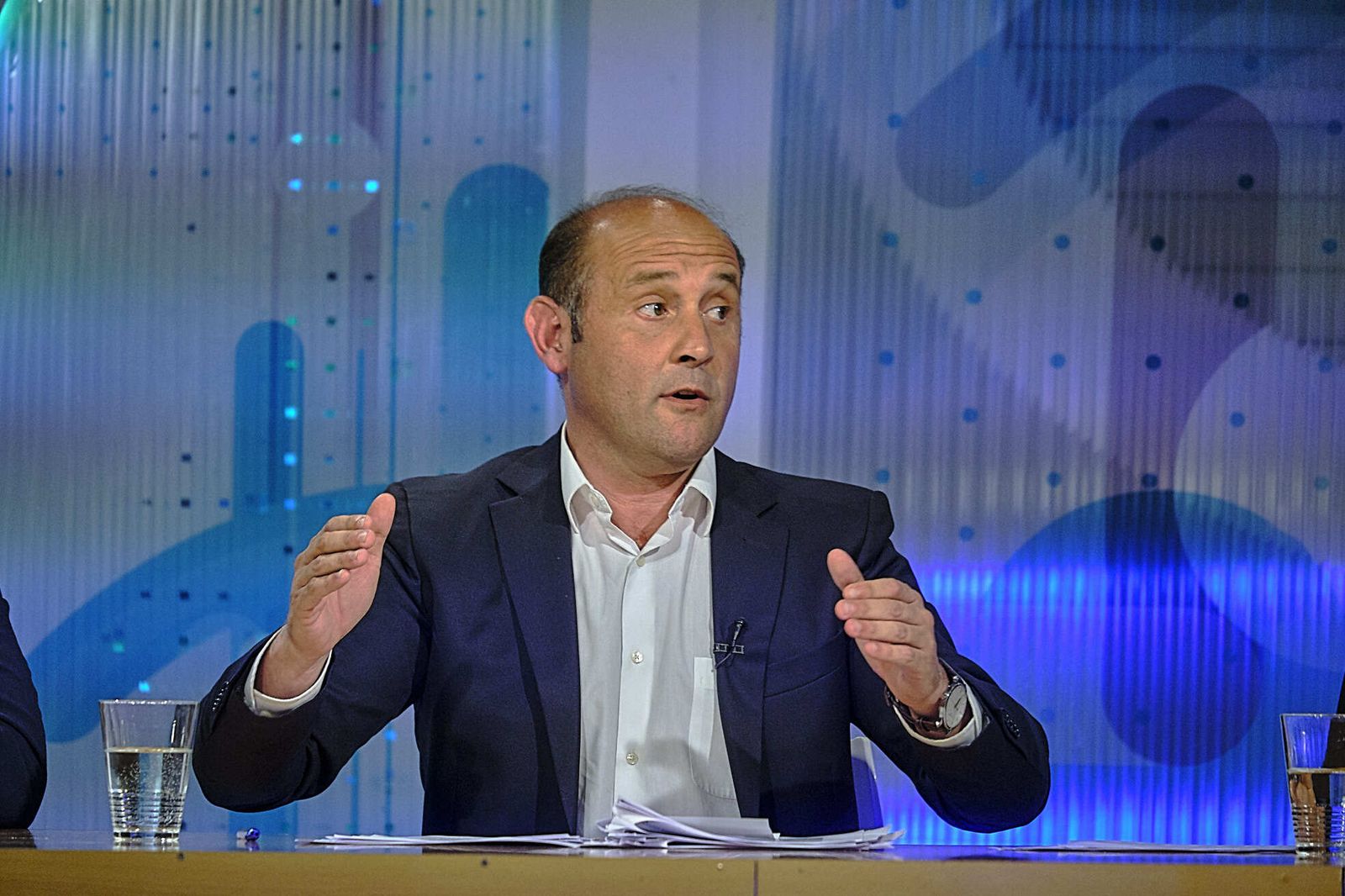 Los gestos de los candidatos durante el debate de las municipales en Onda Cádiz.