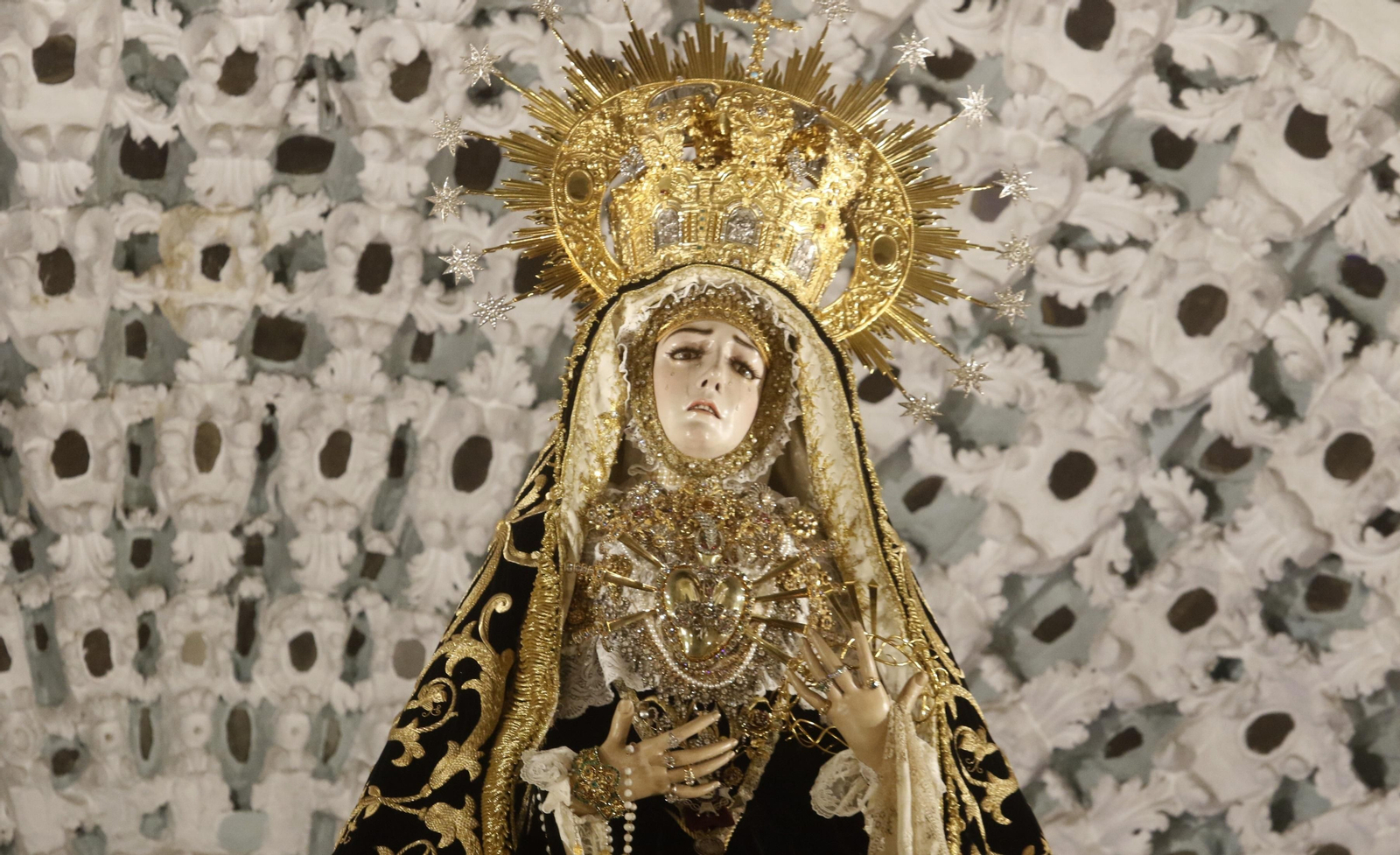 La Virgen de los Dolores, en su camarín. La Virgen de los Dolores, en su camarín.