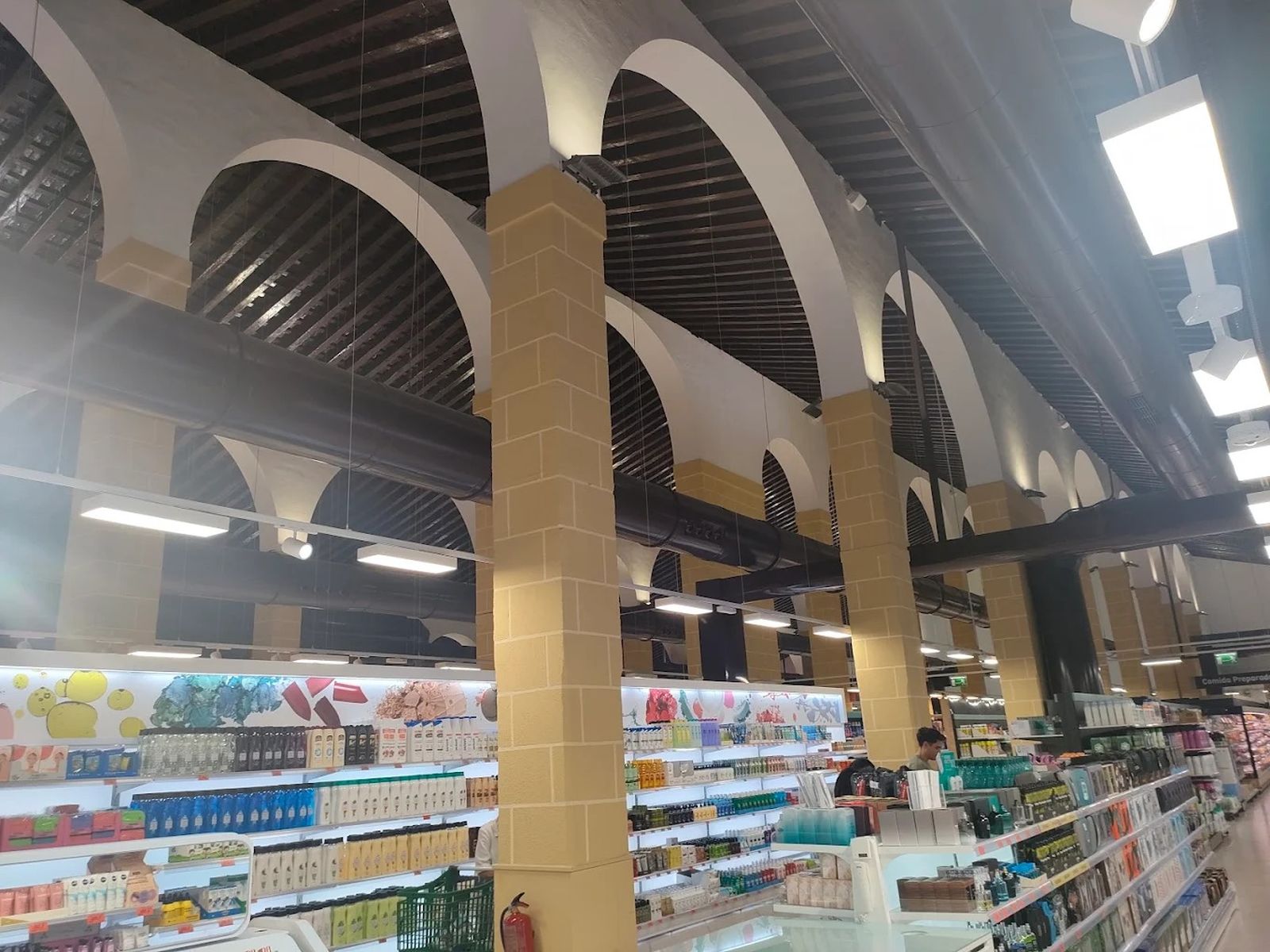 Interior del supermercado Mercadona de Divina Pastora, en Jerez.
