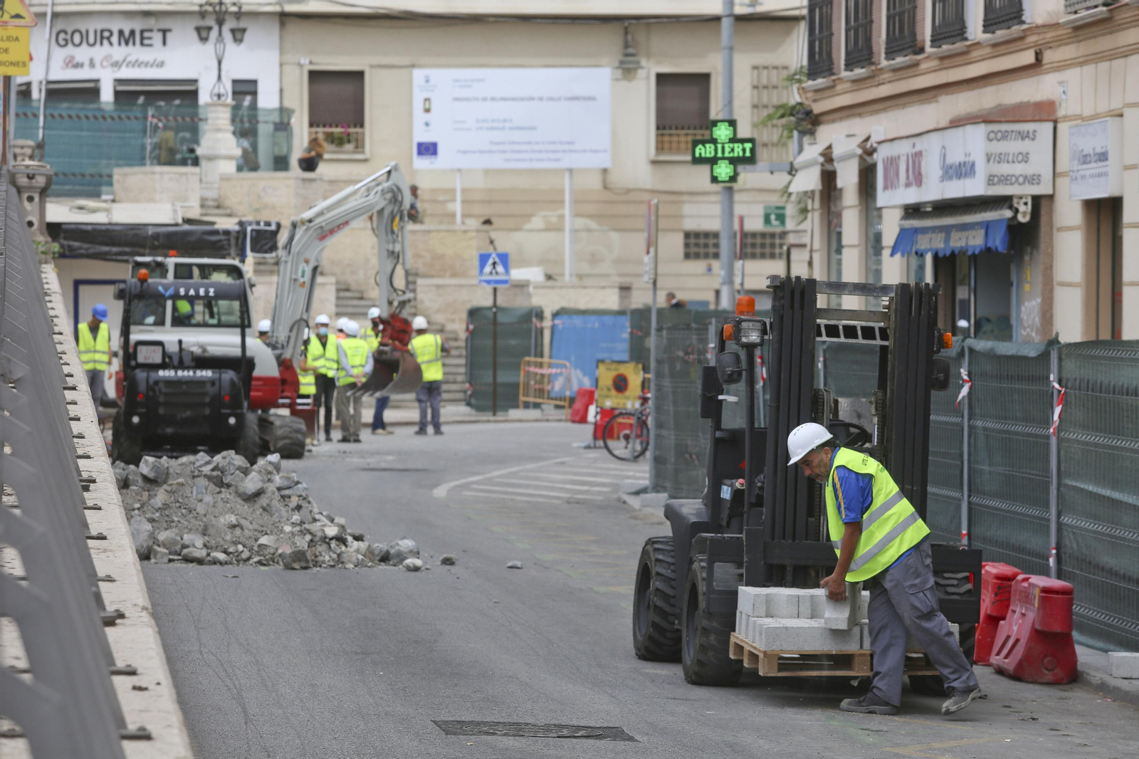 La calle Carretería de Málaga ya está en obras, en fotos