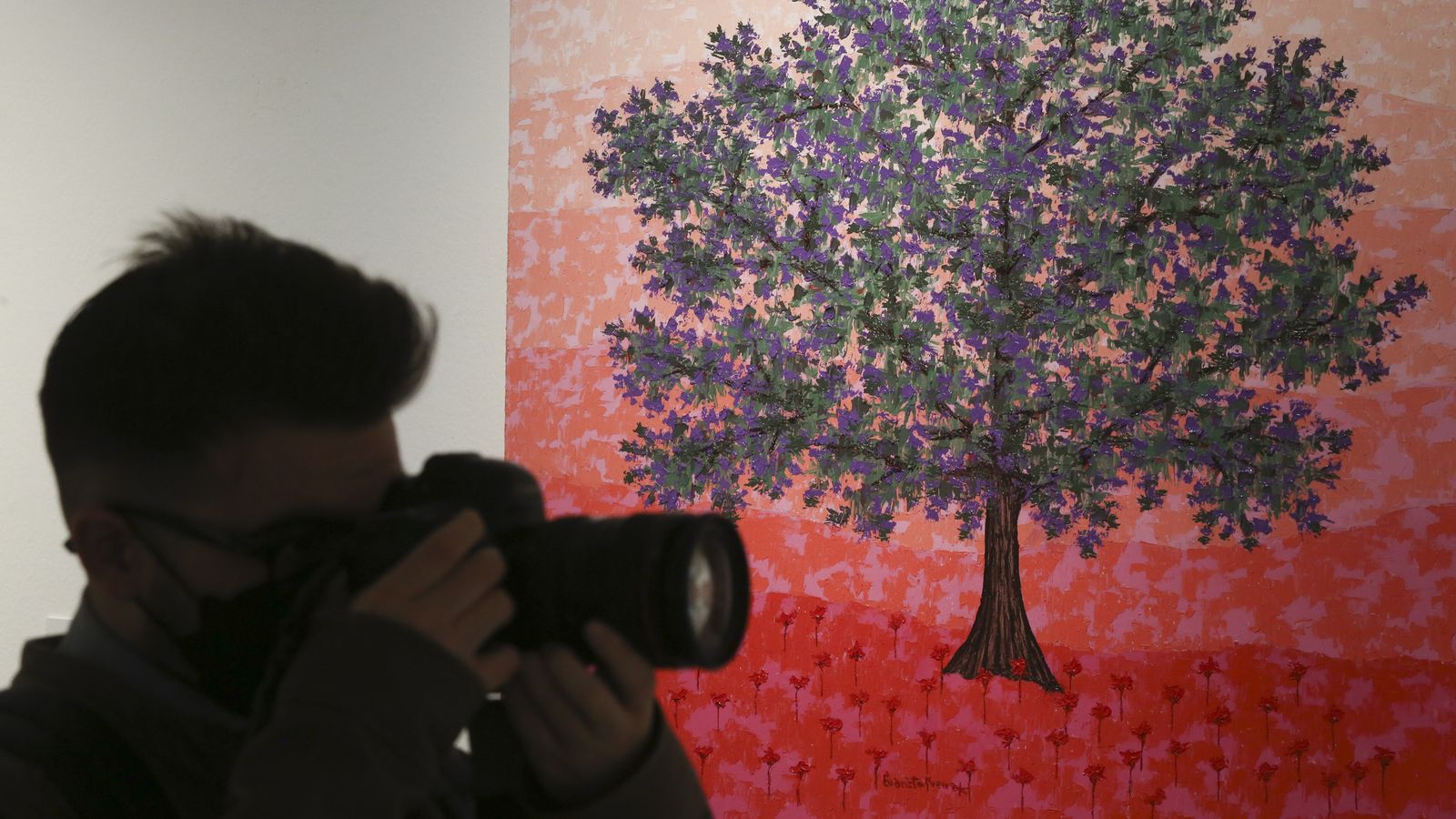 "Olivo sobre degradación de rosa-magenta”