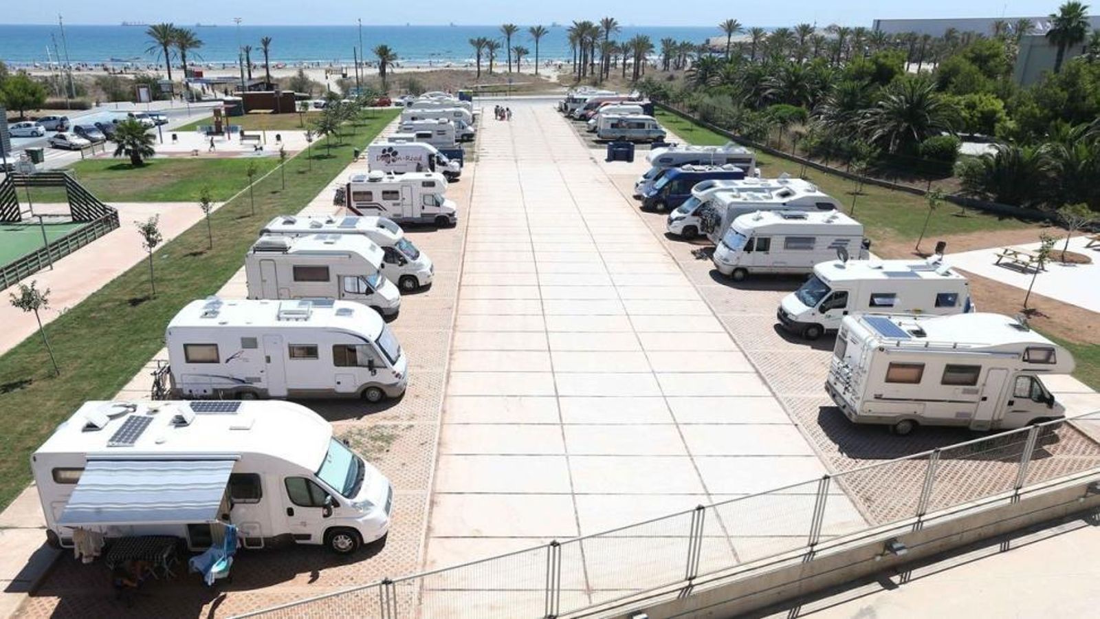 Más de un millón de autocaravanas cruzan la frontera española cada año, todo un potencial turístico poco desarrollado en la ciudad.