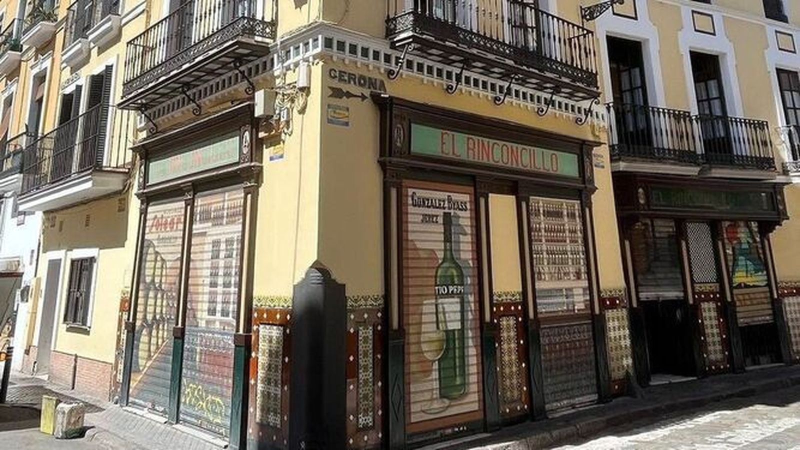 Fachada de El Rinconcillo , fundado en 1670.