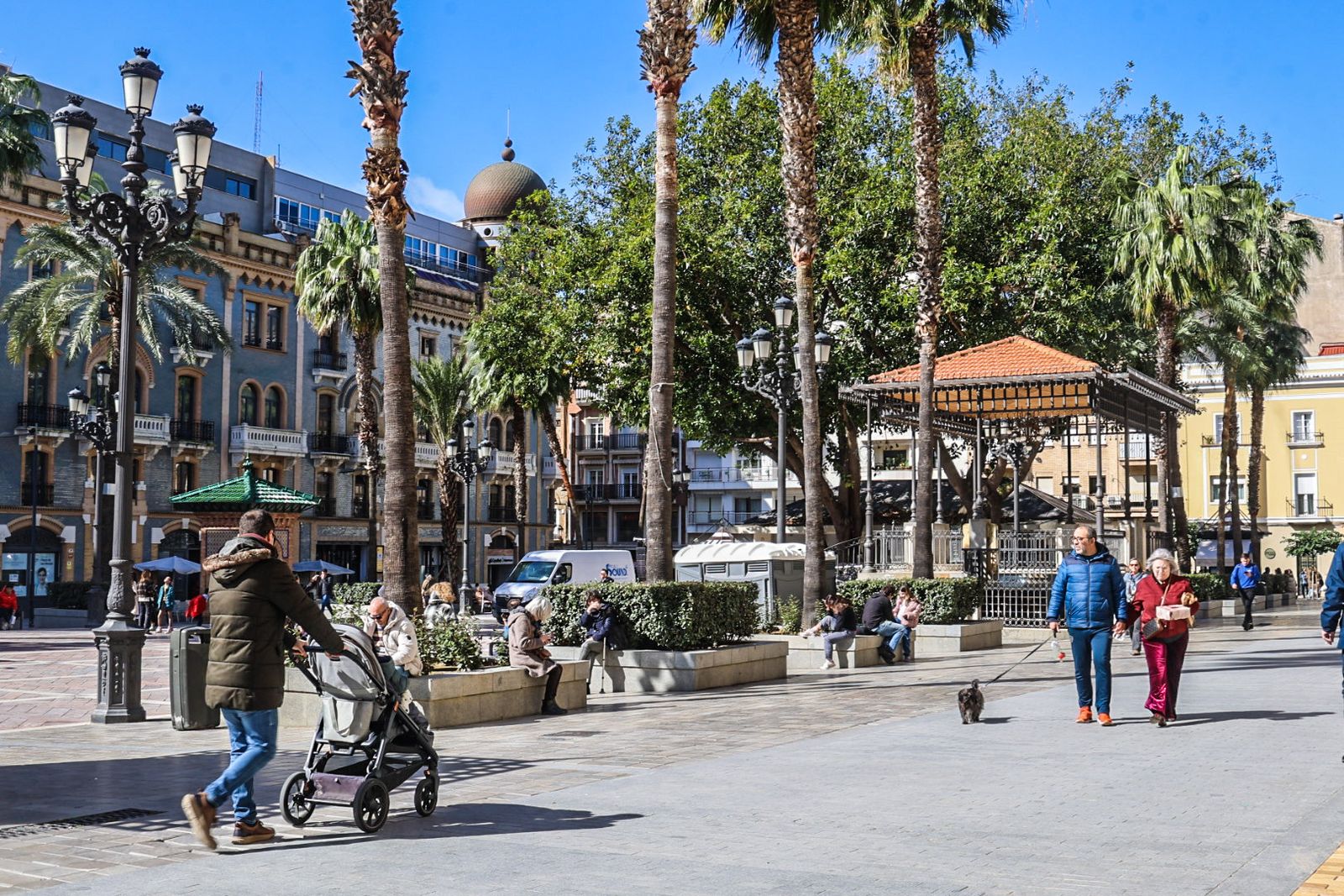 Fotografías de ambiente de la fría mañana en la ciudad